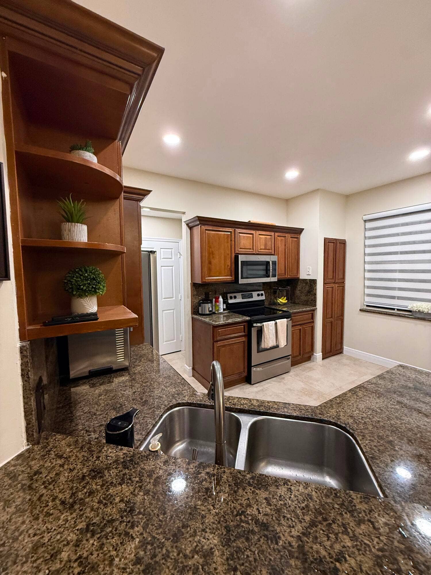 844 Falling Water Road, Weston, FL 33326 d2dcbaef-8d72-4221-ae92-dc7cfe9fa5e4