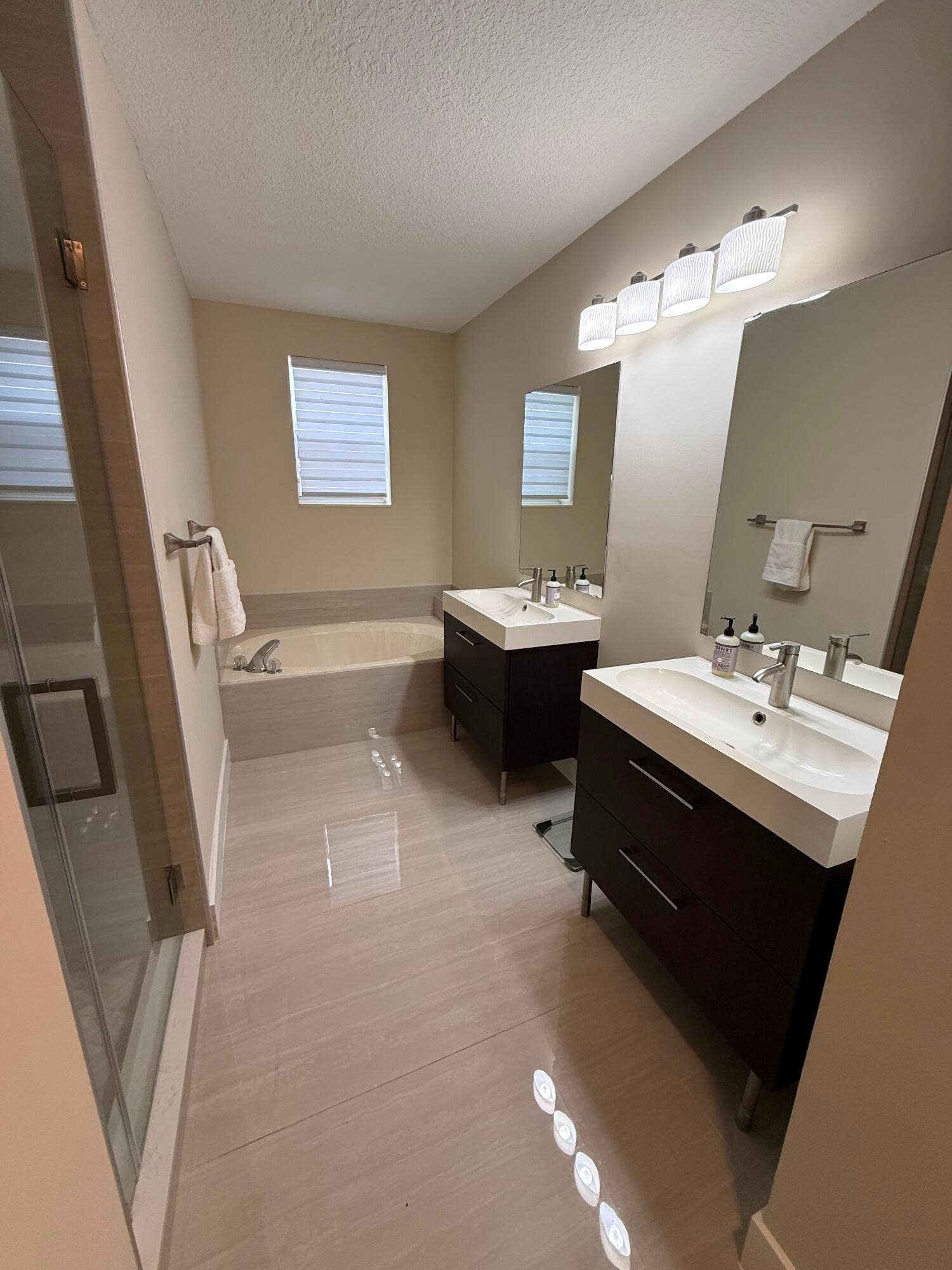 844 Falling Water Road, Weston, FL 33326 503196df-d038-4366-9fee-127e2d13b4f2