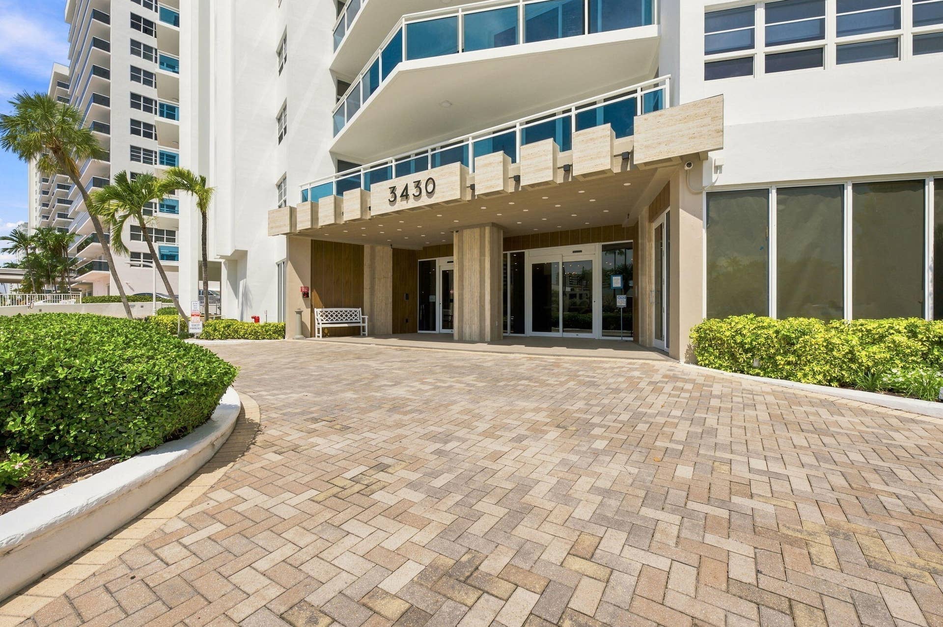 3430 GALT OCEAN Drive, #911, Fort Lauderdale, FL 33308 Entance