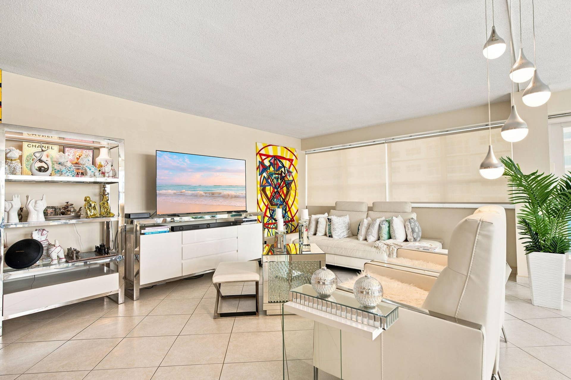 3430 GALT OCEAN Drive, #911, Fort Lauderdale, FL 33308 Living room