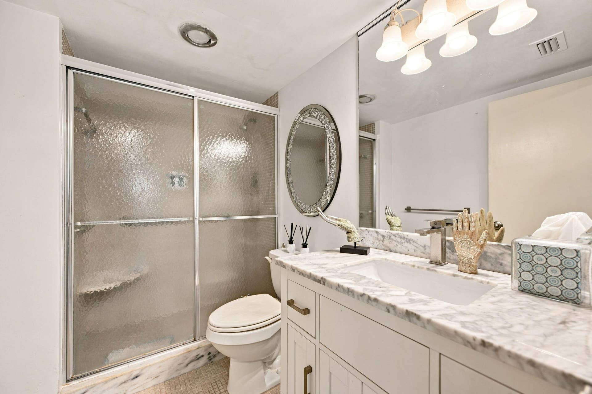 3430 GALT OCEAN Drive, #911, Fort Lauderdale, FL 33308 Second bathroom