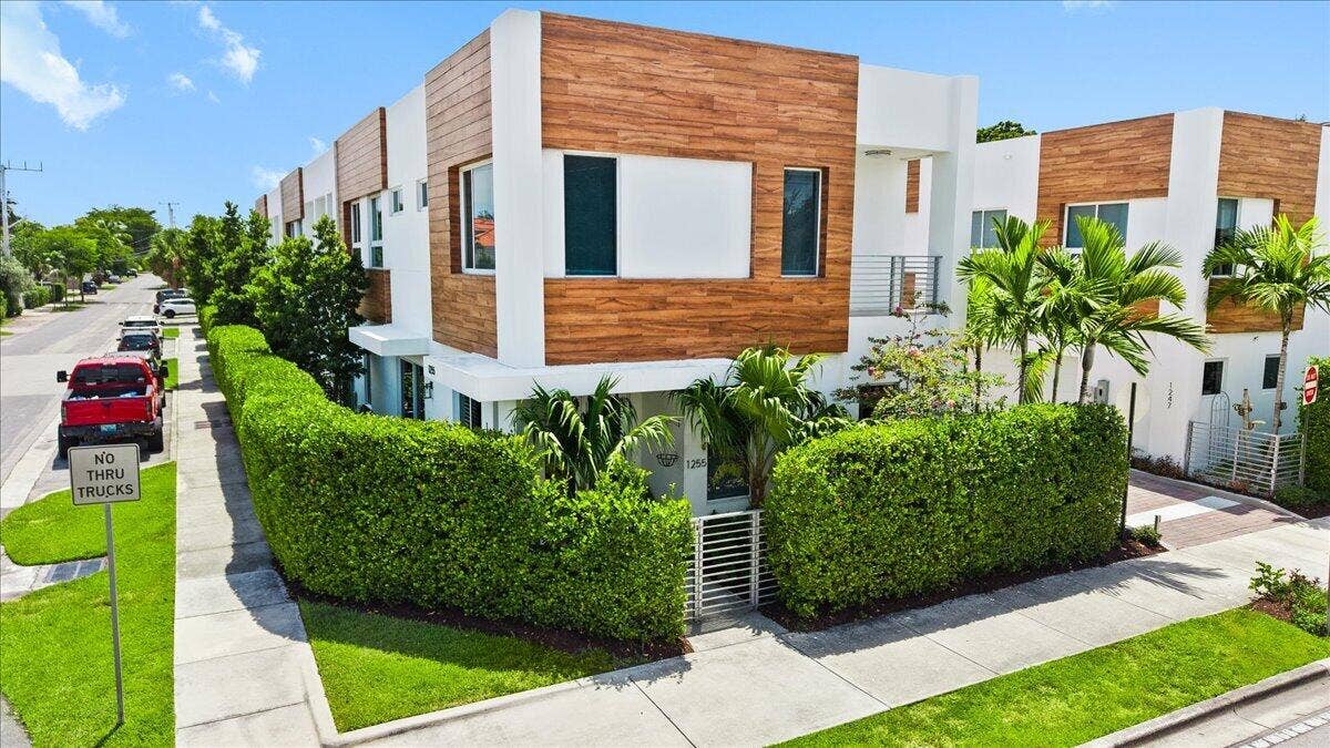 1255 NE 18TH Avenue, Fort Lauderdale, FL 33304 01-DJI_20260821135821_0593_D