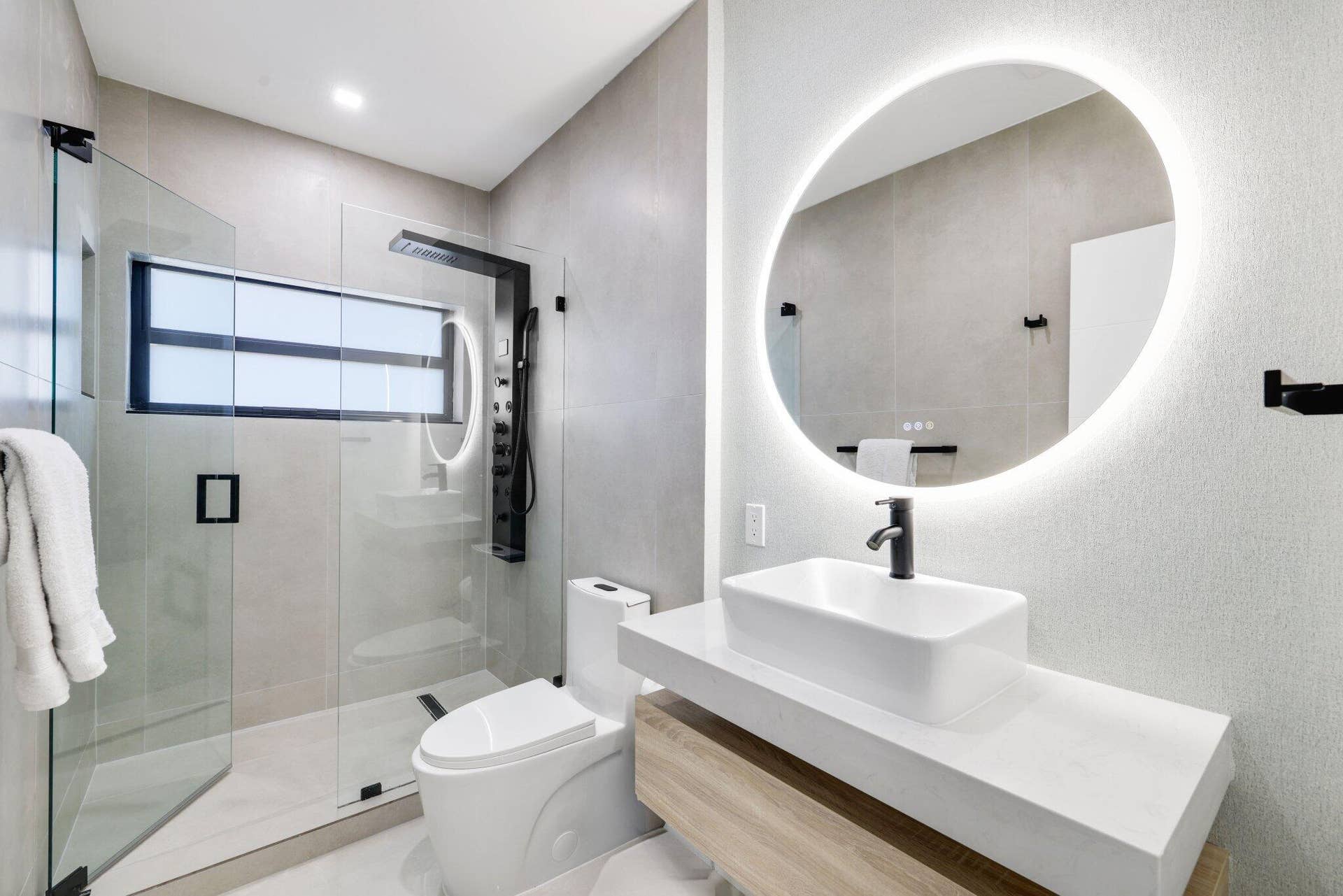 5641 Bayview Drive, Fort Lauderdale, FL 33308 3rd Bathroom