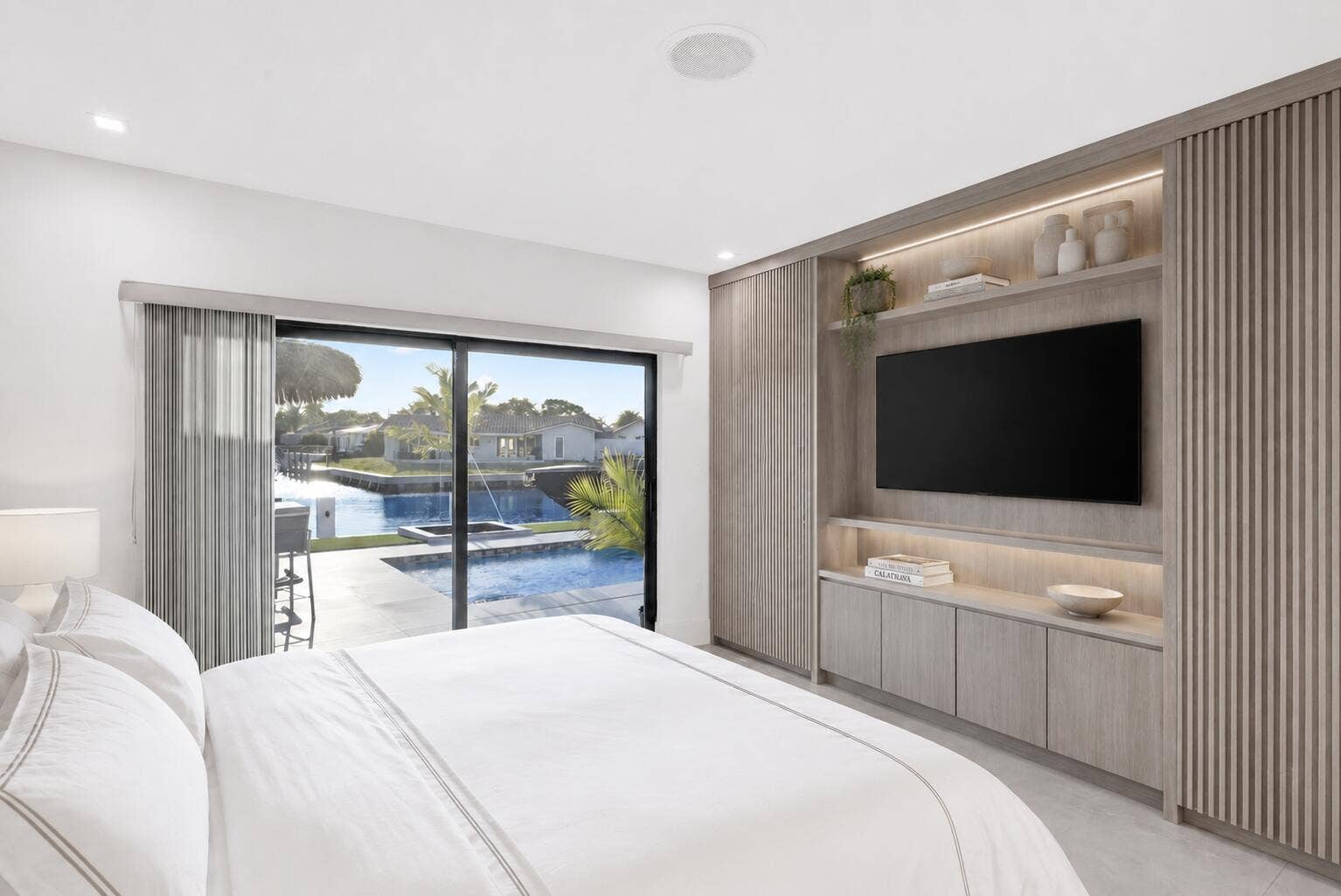 5641 Bayview Drive, Fort Lauderdale, FL 33308 Virtual Staging