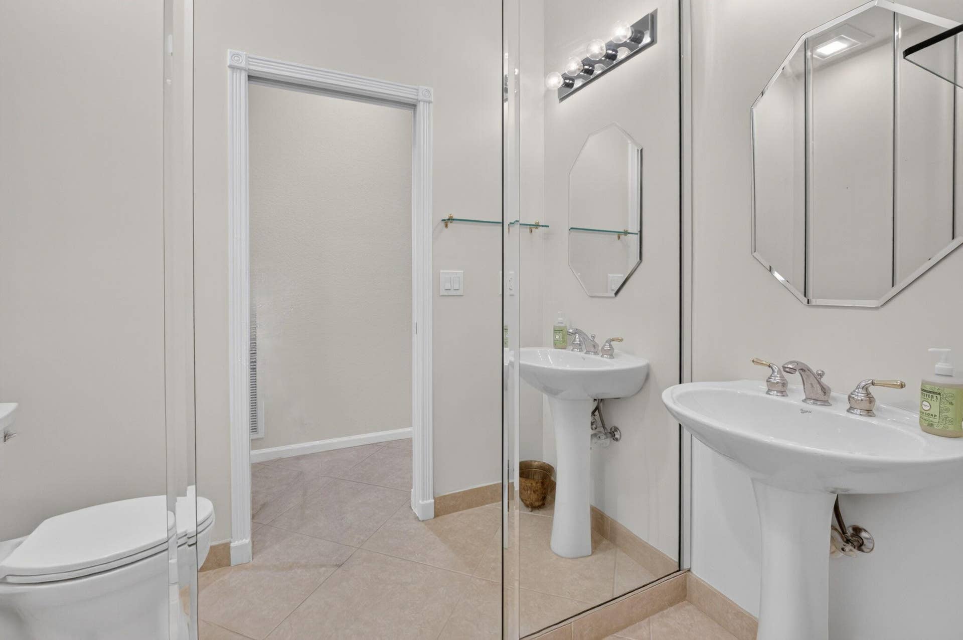13048 ISABELLA Terrace, Delray Beach, FL 33446 POWDER ROOM