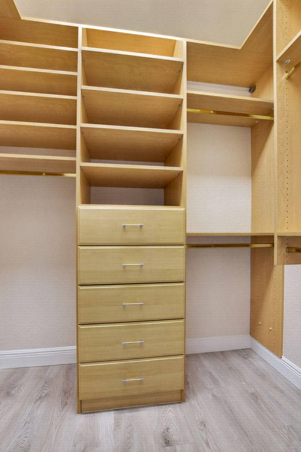 13048 ISABELLA Terrace, Delray Beach, FL 33446 DUAL FITTED CLOSETS IN PRIMARY BEDROOM