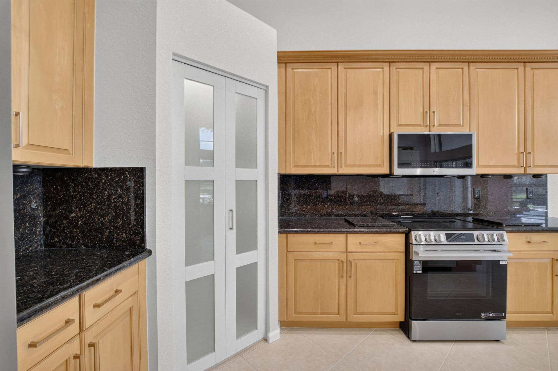 13048 ISABELLA Terrace, Delray Beach, FL 33446 KITCHEN