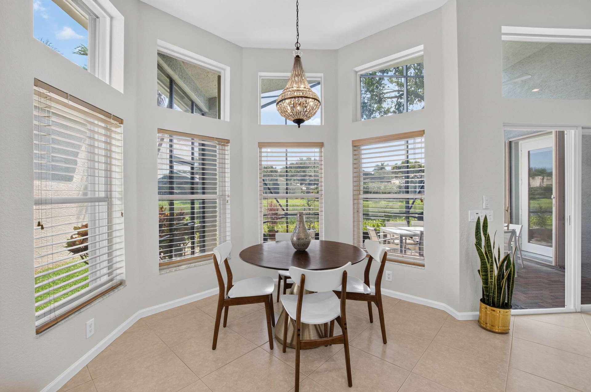 13048 ISABELLA Terrace, Delray Beach, FL 33446 BREAKFAST NOOK