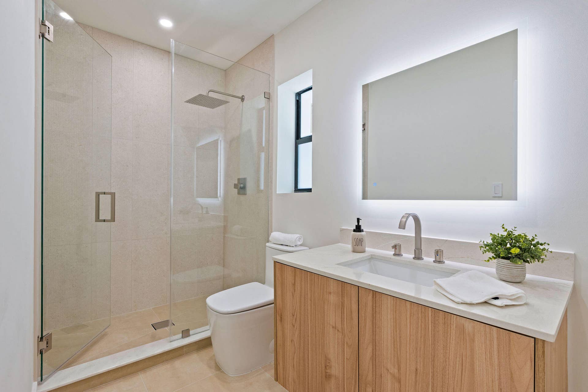 GUEST HOUSE - BATHROOM