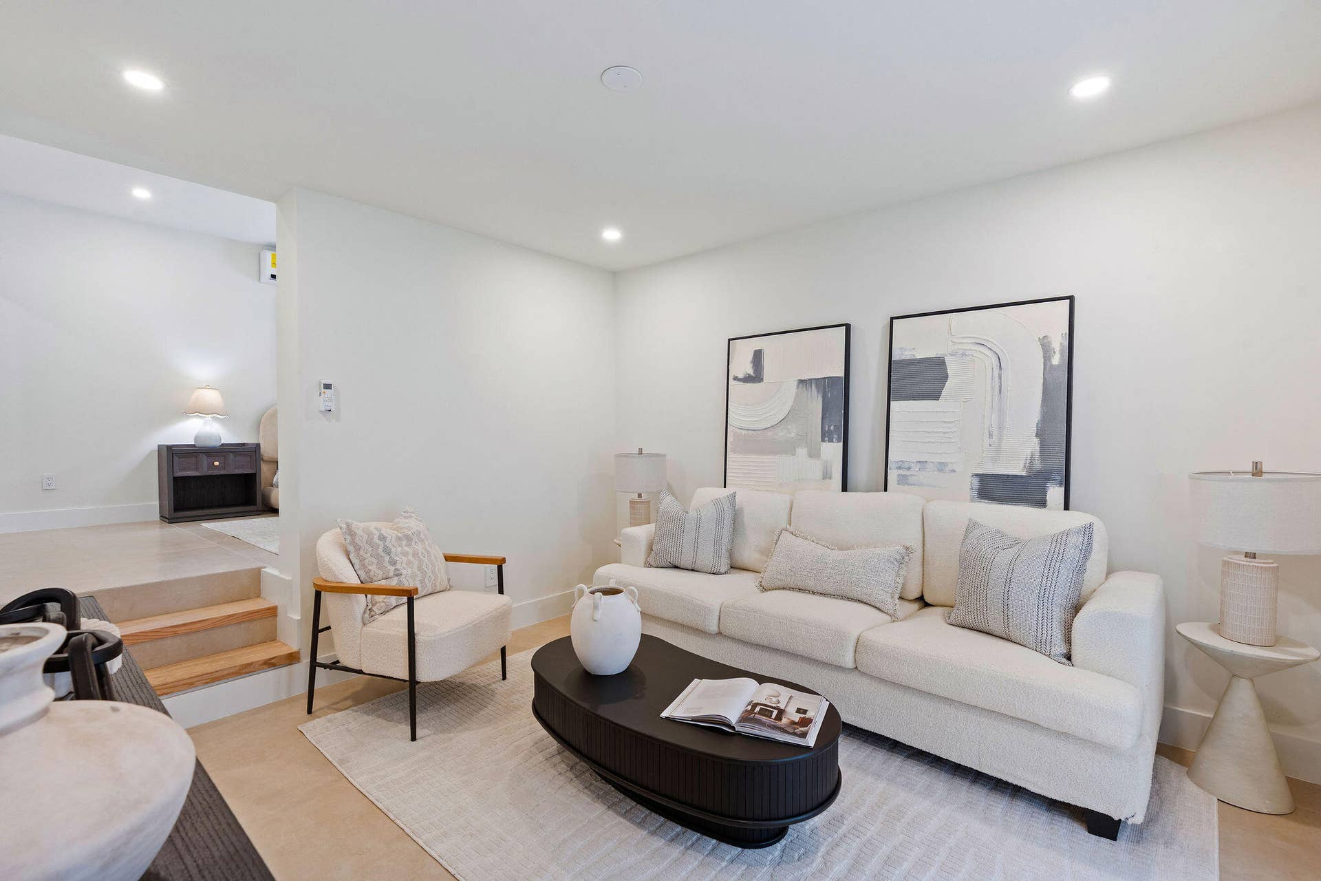 GUEST HOUSE - LIVING ROOM