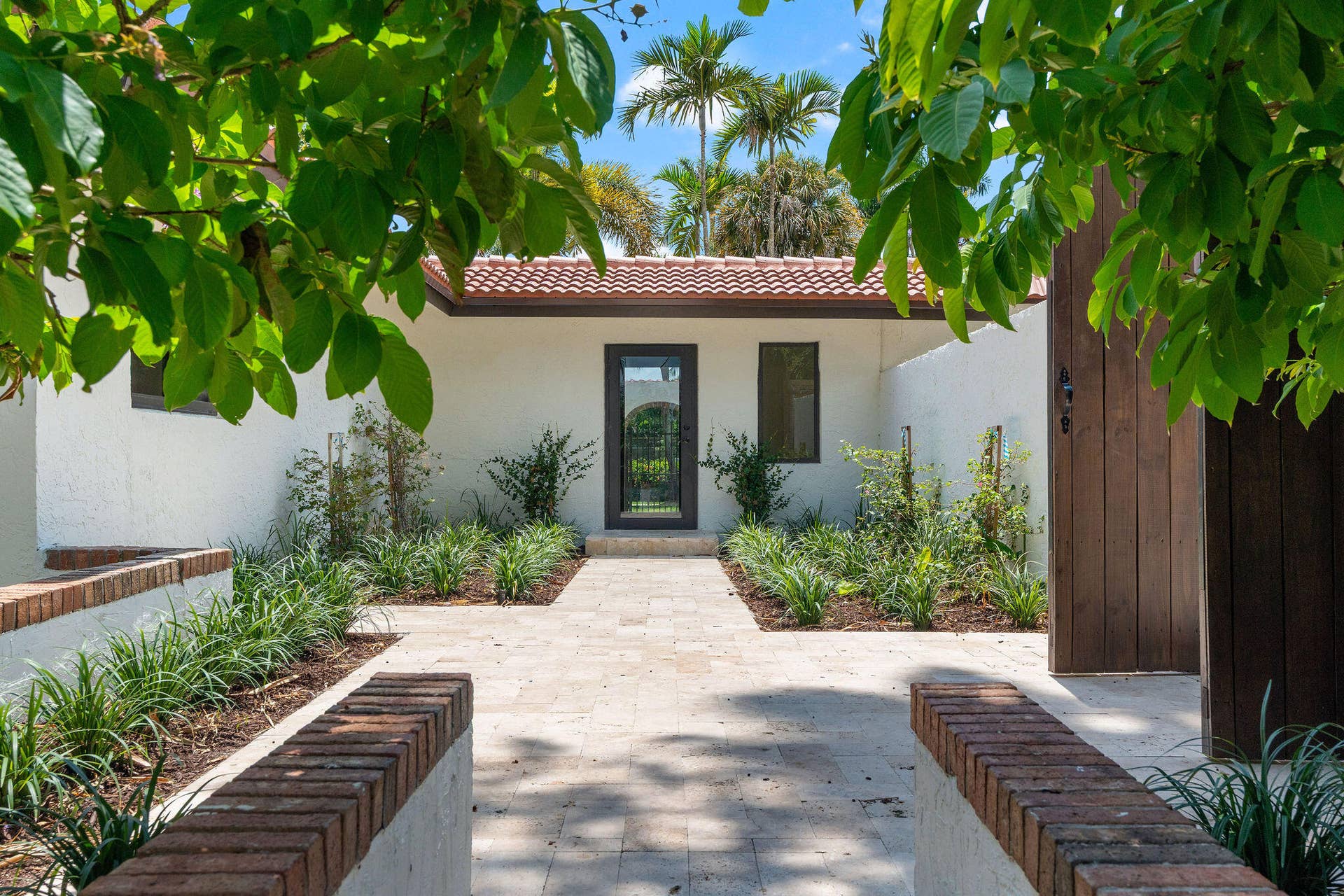 GUEST HOUSE