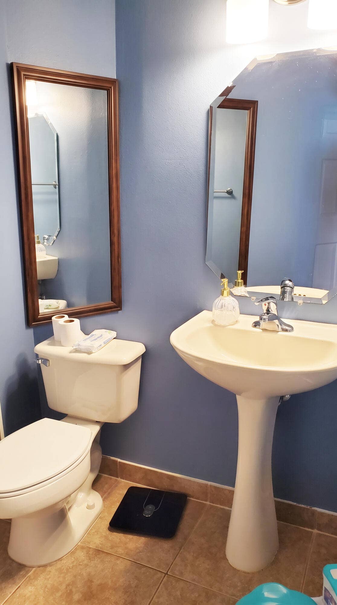 3051 Laurel Ridge Circle, Riviera Beach, FL 33404 half Bath