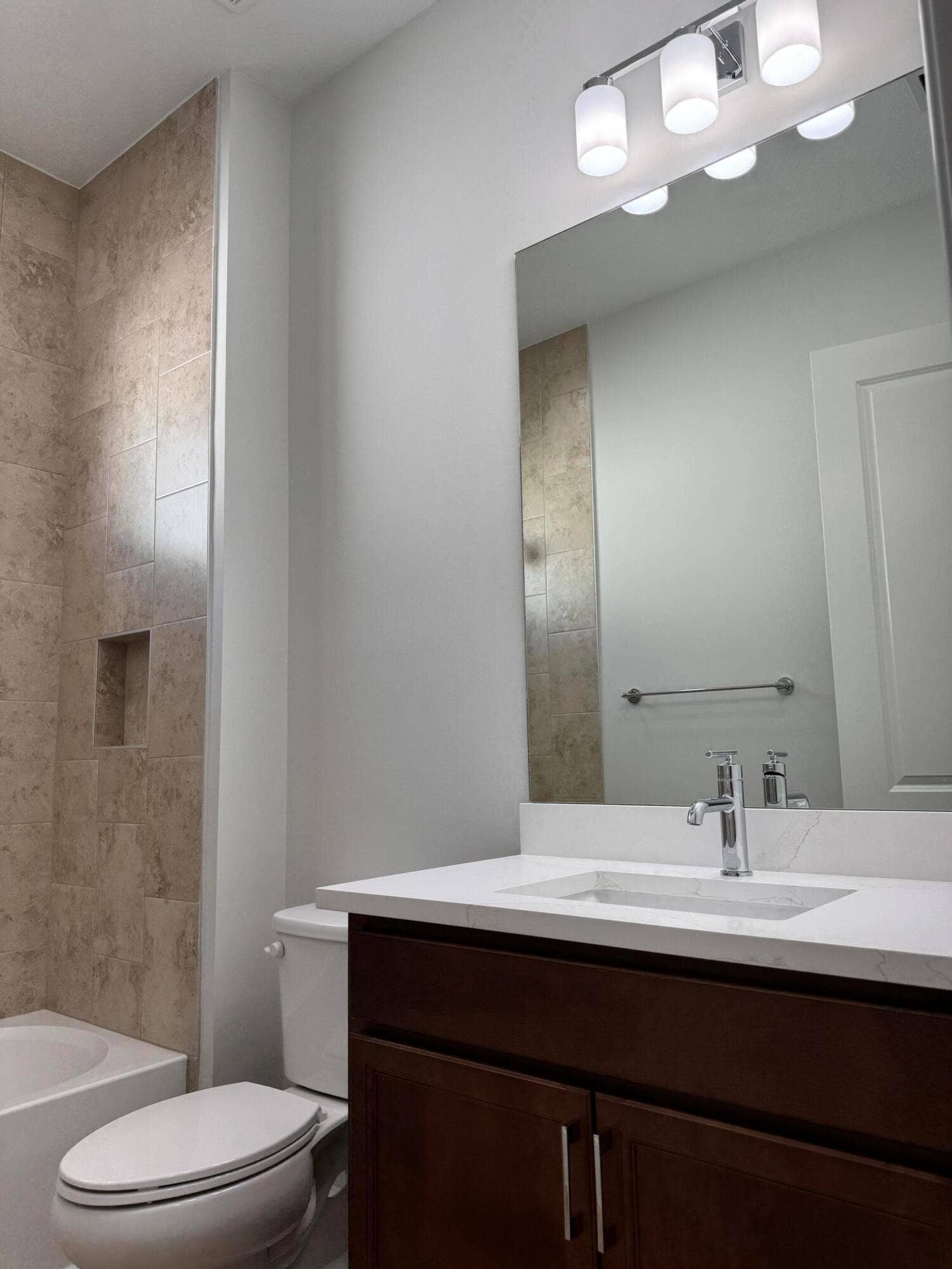 14212 Spruce Pne Drive, Westlake, FL 33470 Guest Bath Pic 22