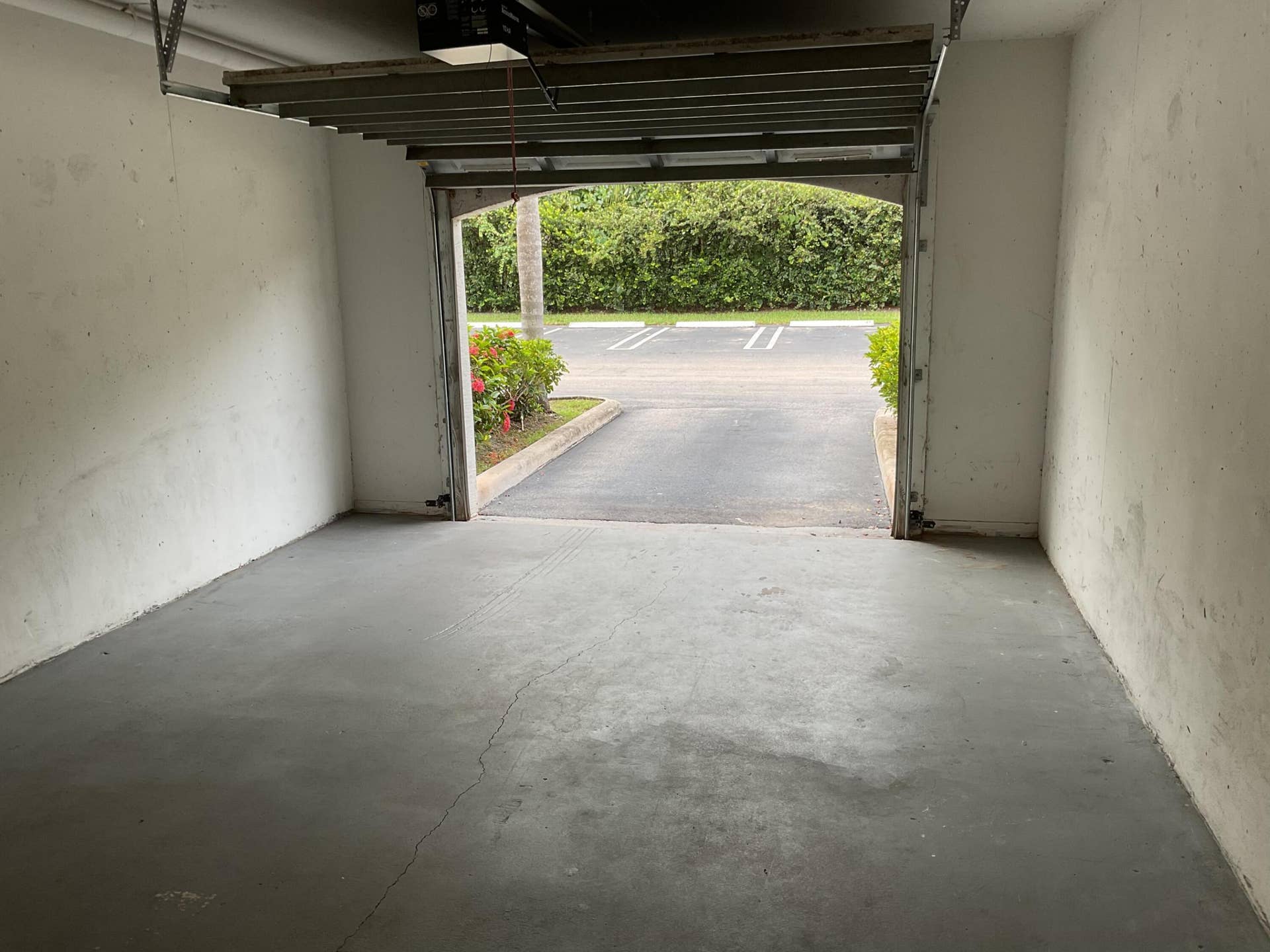 4163 N Haverhill Road, #1217, West Palm Beach, FL 33417 Garage