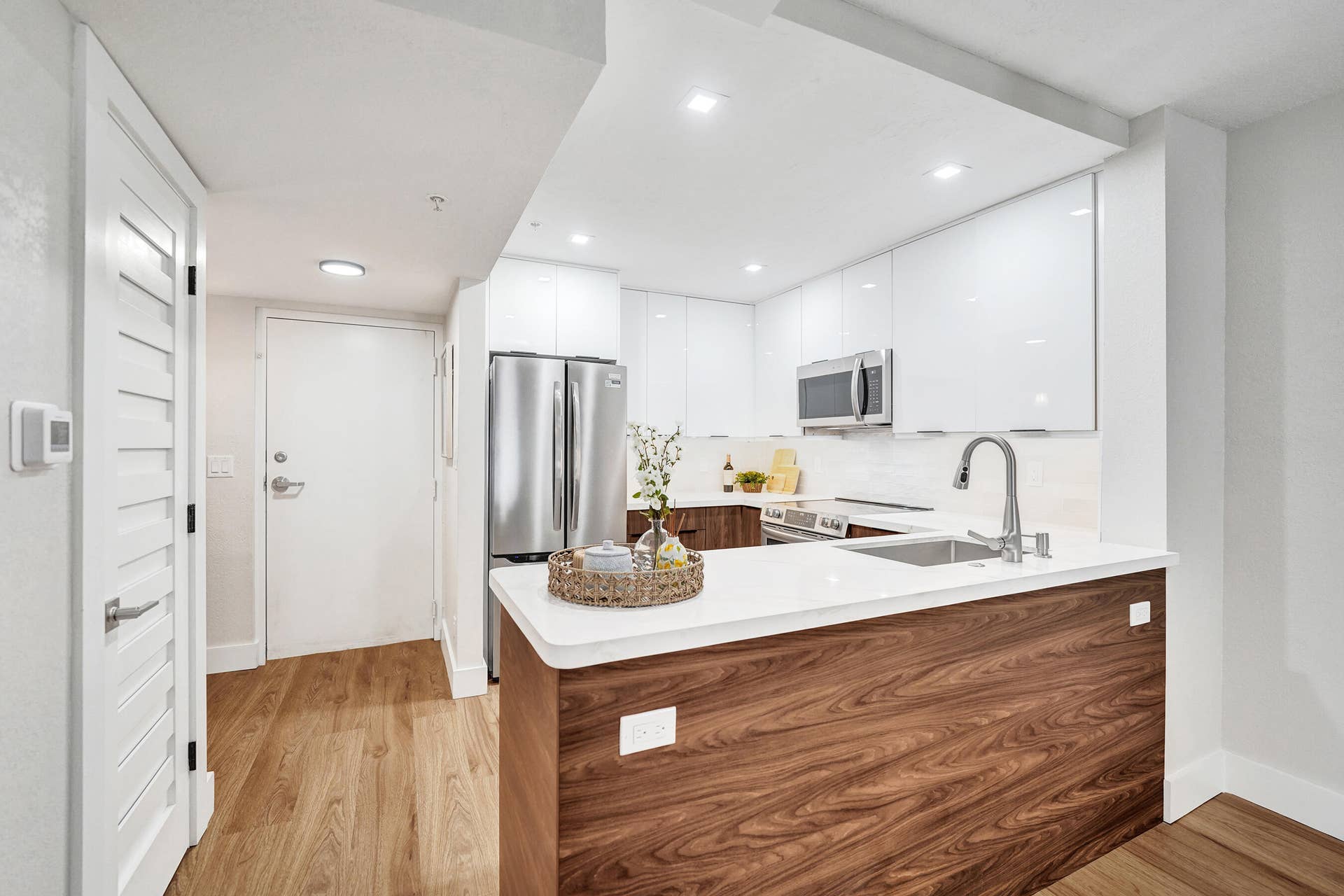 Kitchen - Pull-outs, built-in cutlery drawers and more