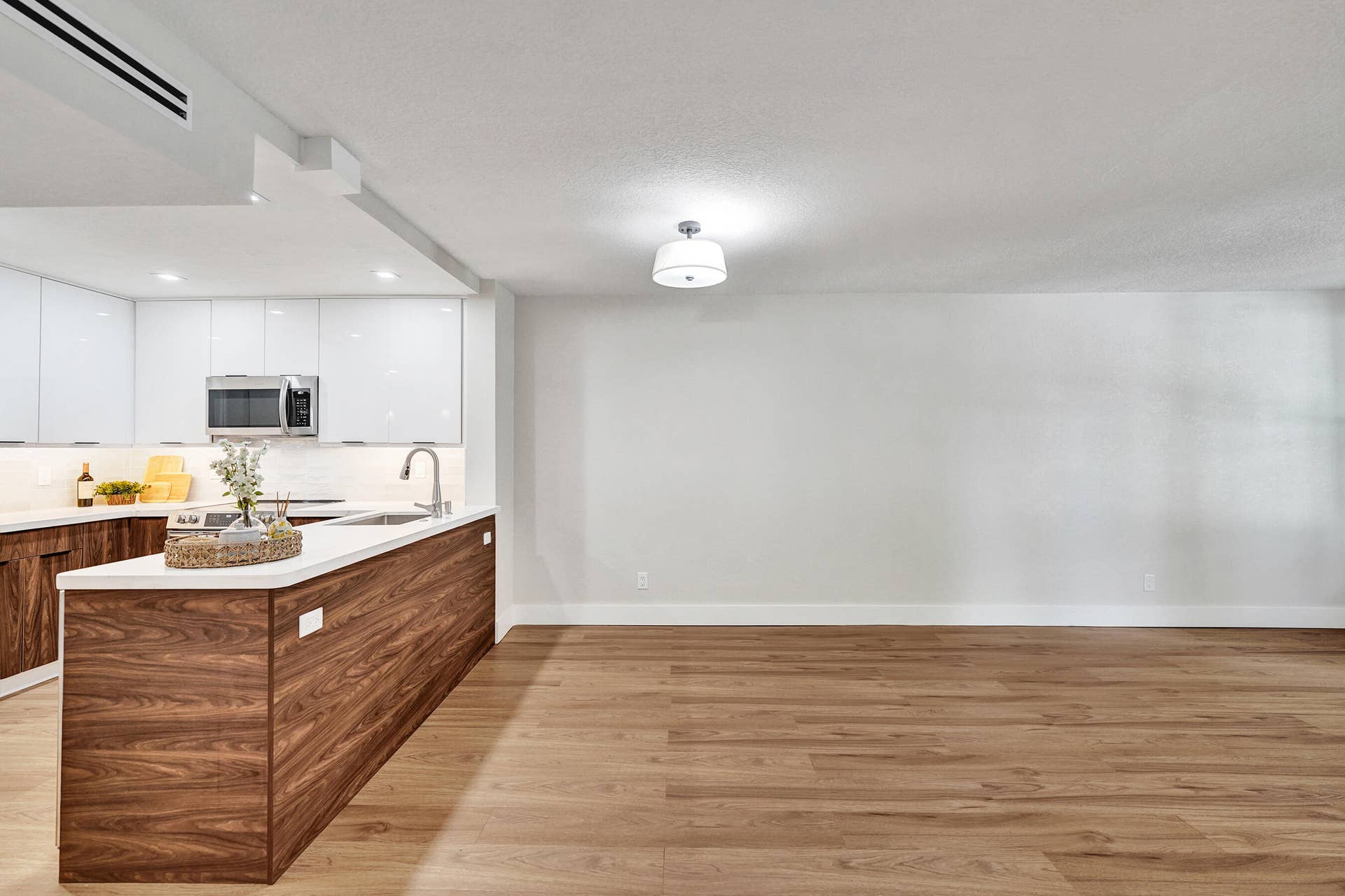 Dining area has room for a sideboard/buffet