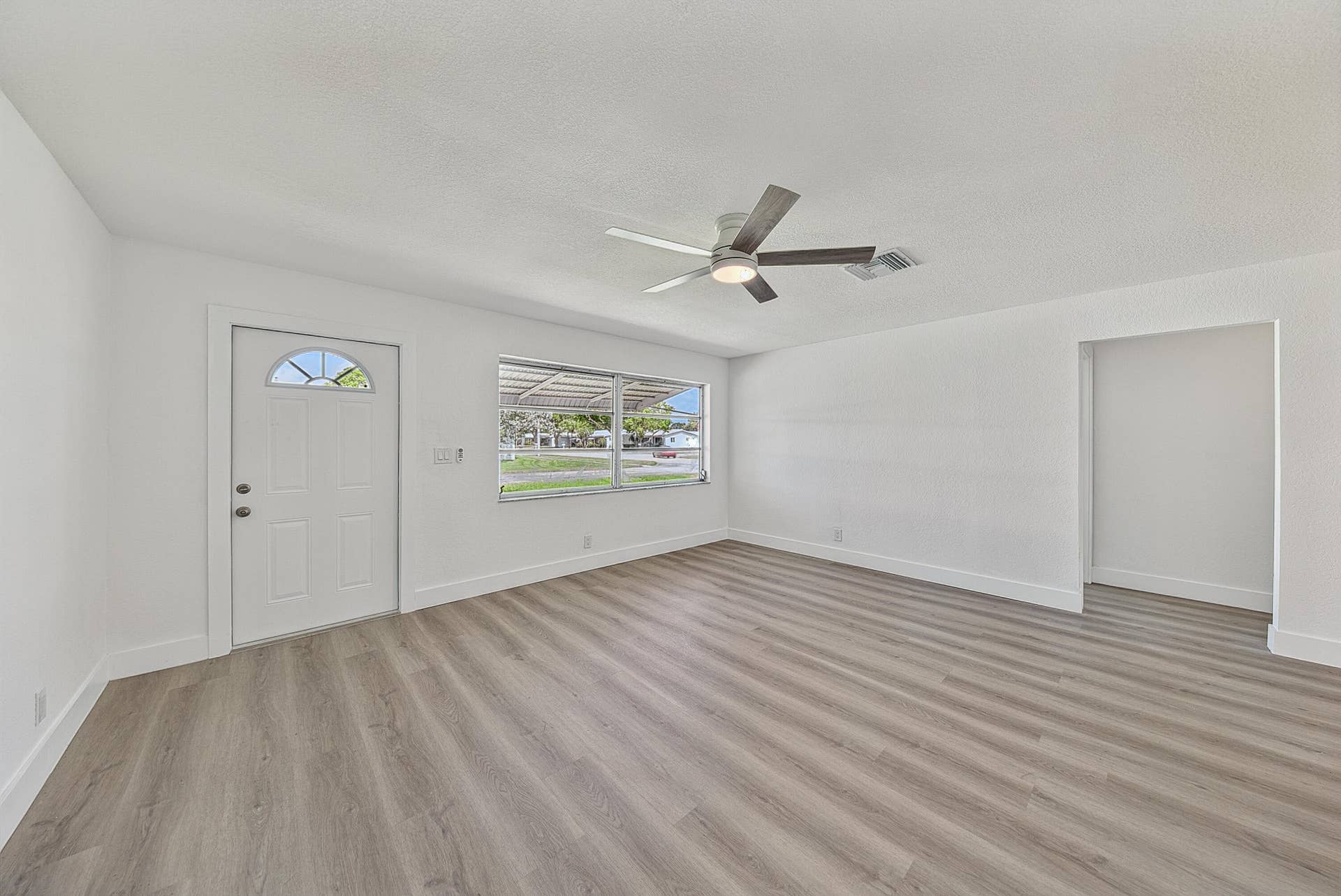 1190 NW 90TH Avenue, Plantation, FL 33322 Living Area