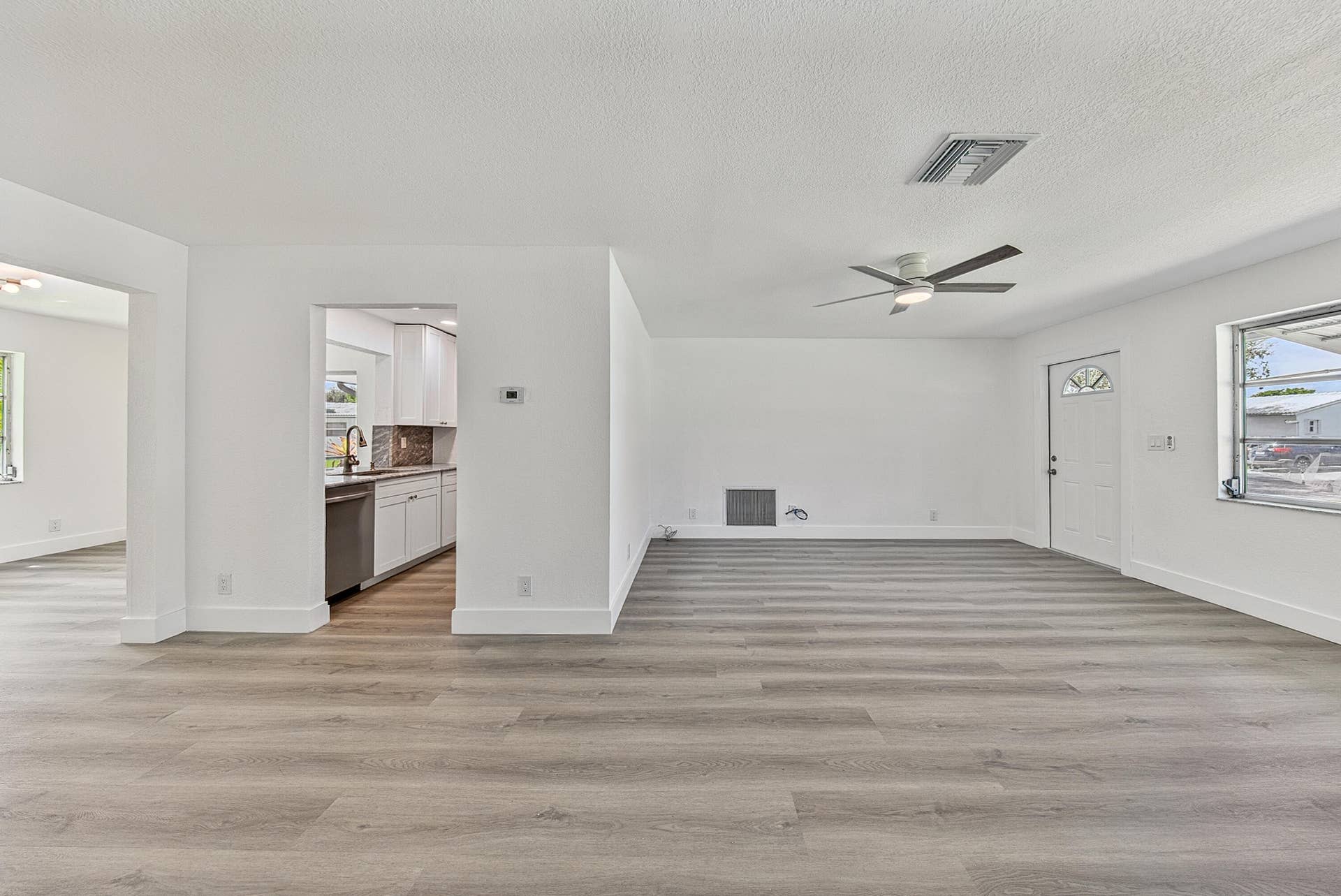 1190 NW 90TH Avenue, Plantation, FL 33322 Living Area