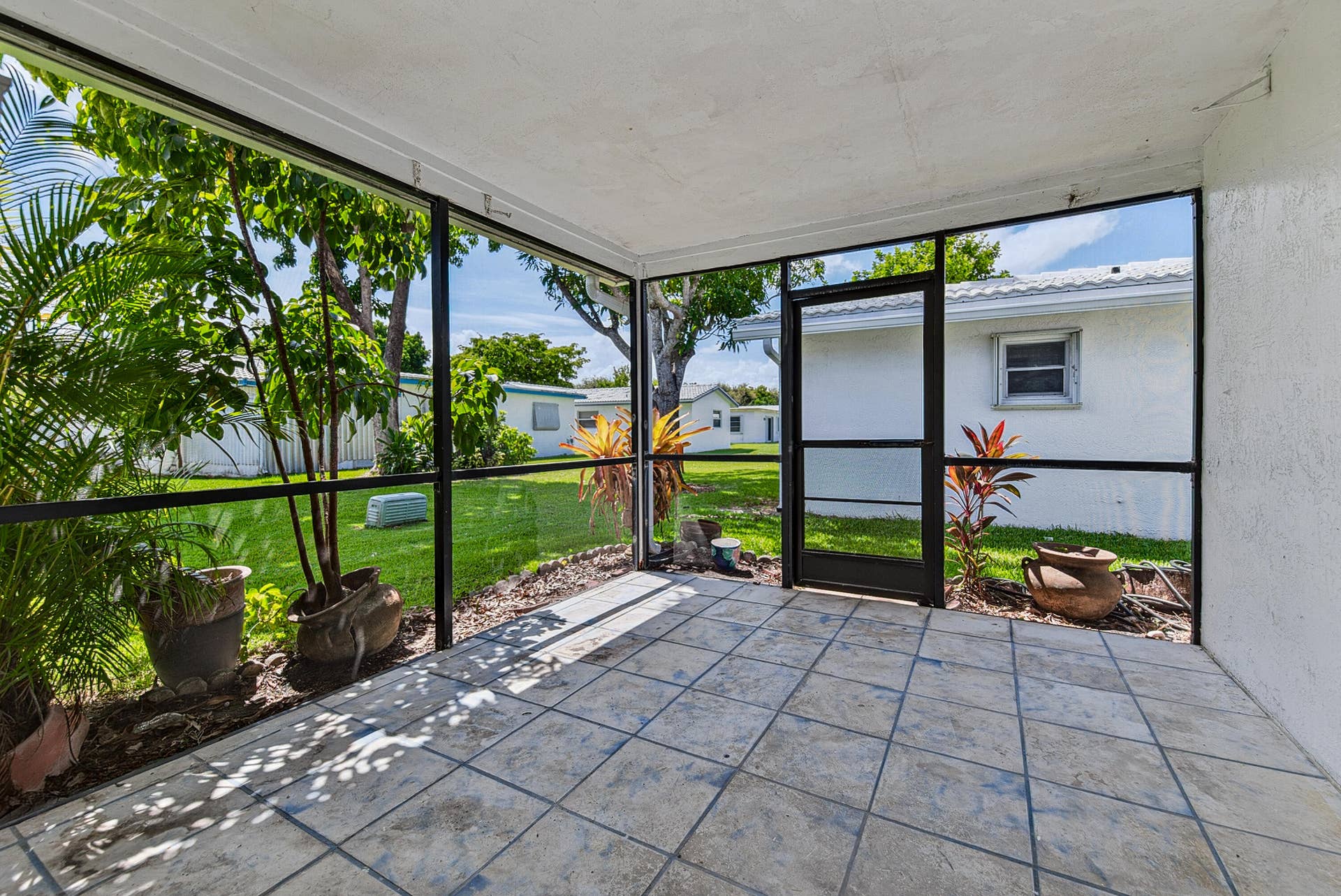 1190 NW 90TH Avenue, Plantation, FL 33322 Enclosed Patio