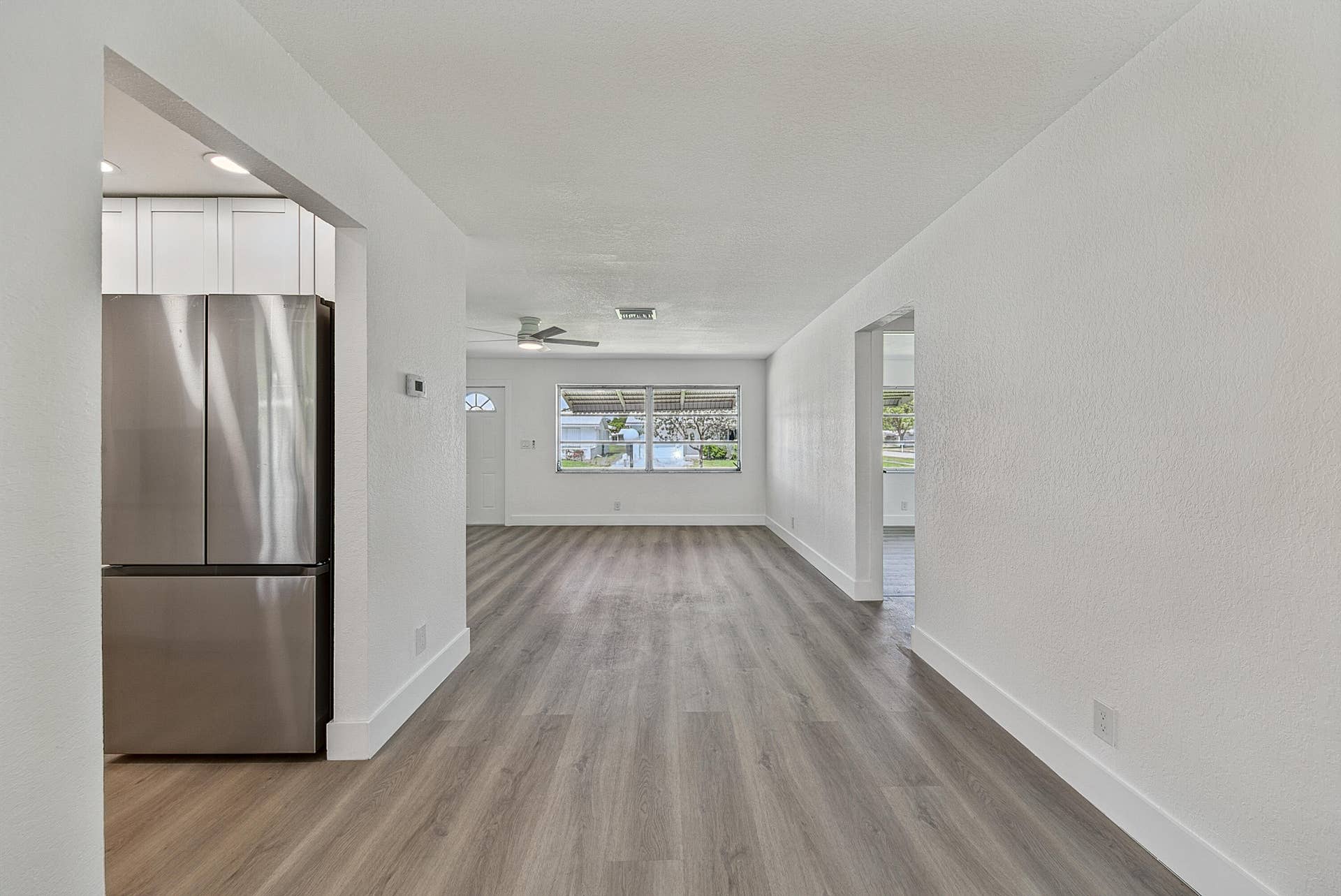 1190 NW 90TH Avenue, Plantation, FL 33322 View to Front Room