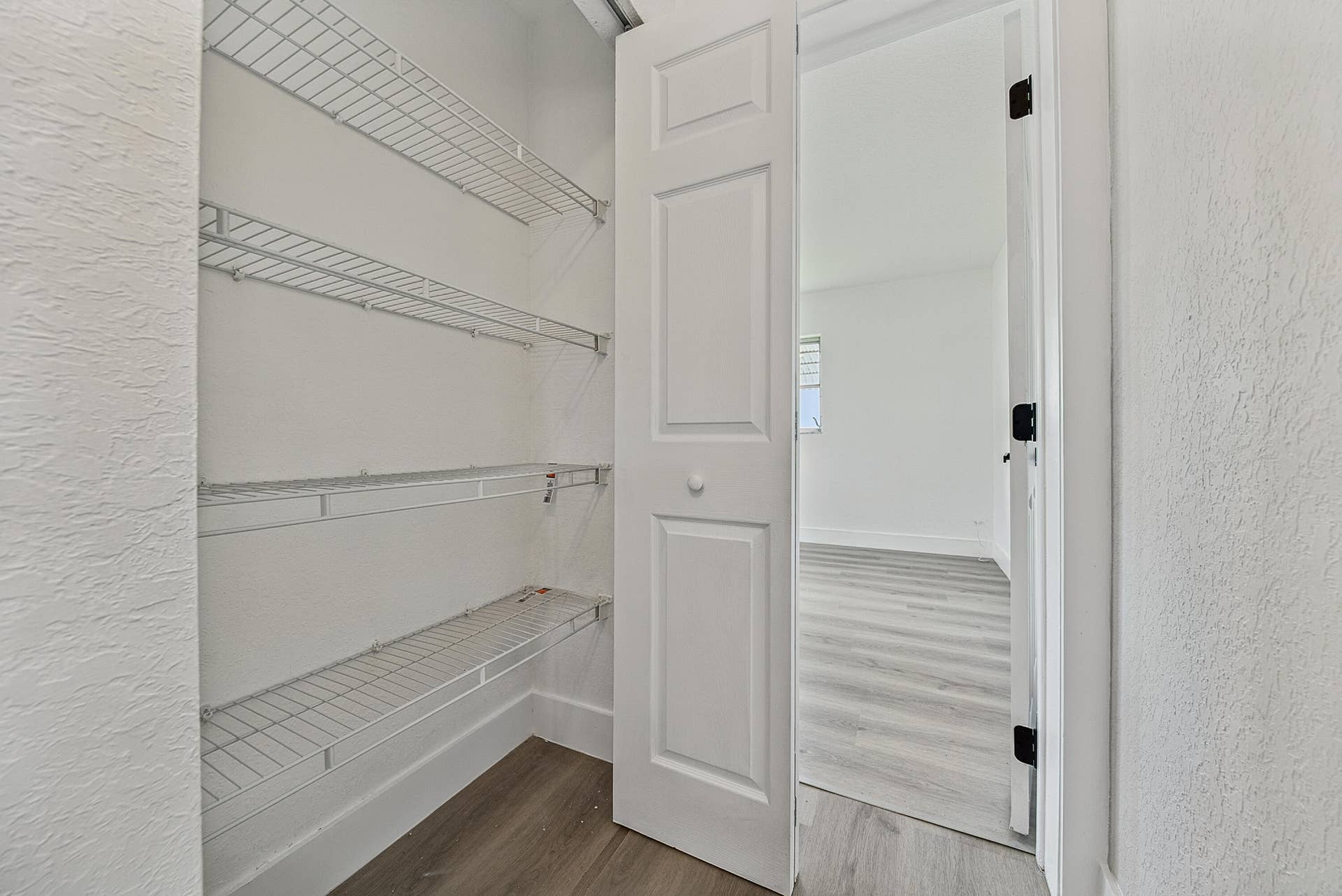 1190 NW 90TH Avenue, Plantation, FL 33322 Walk-in Closet