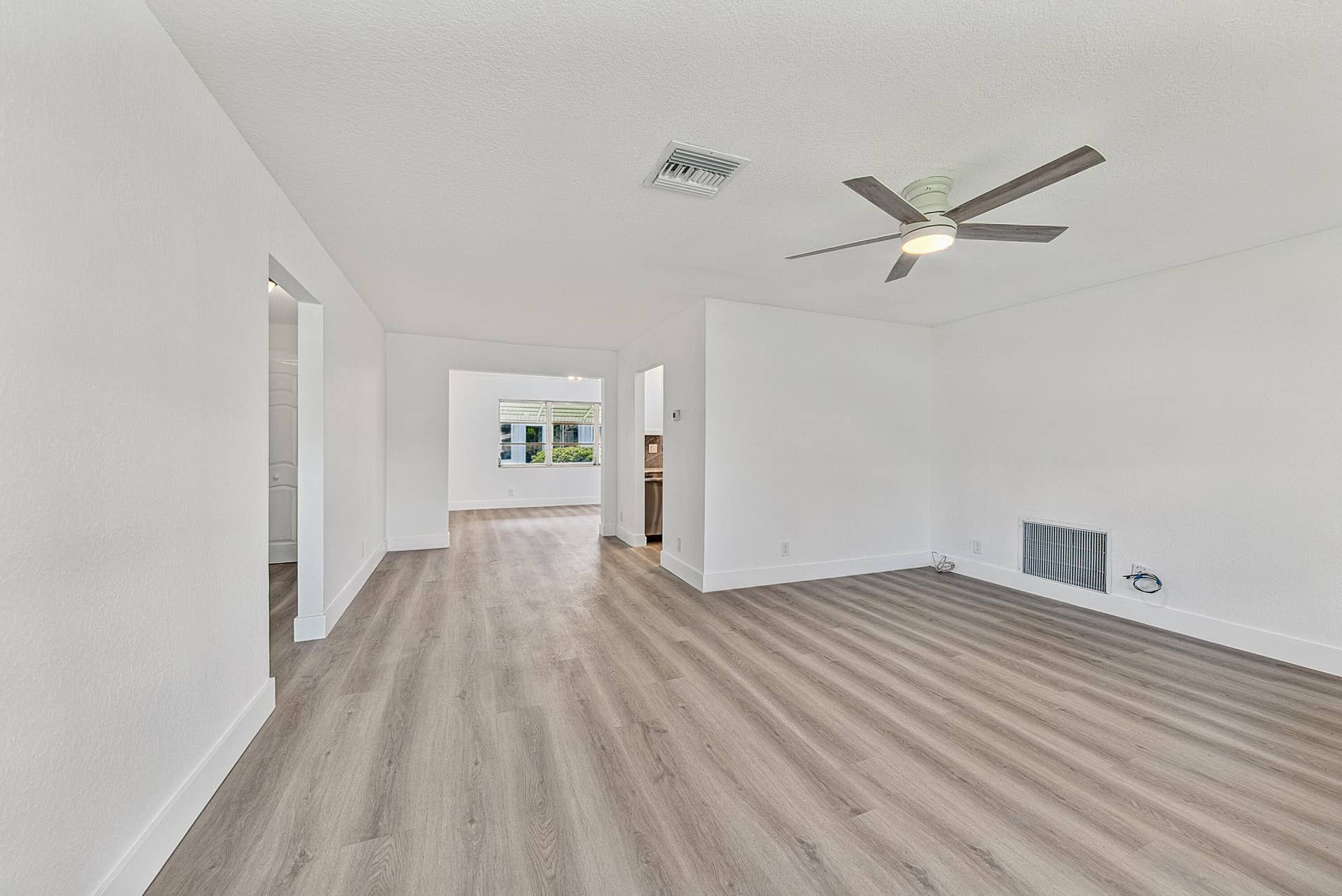 1190 NW 90TH Avenue, Plantation, FL 33322 Living Area