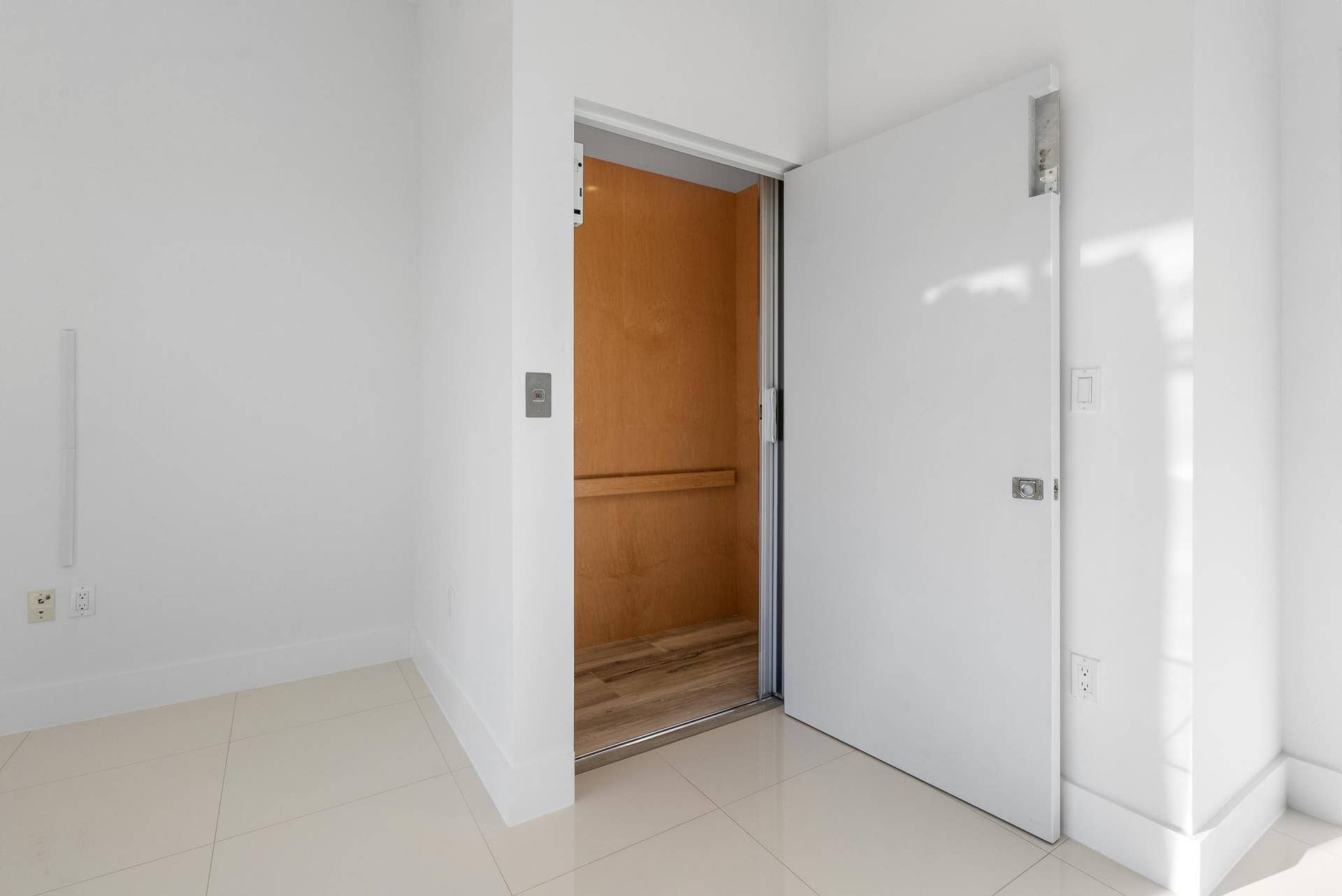 180 SE 4TH Terrace, Pompano Beach, Pompano Beach, FL 33060 Elevator to access all floors