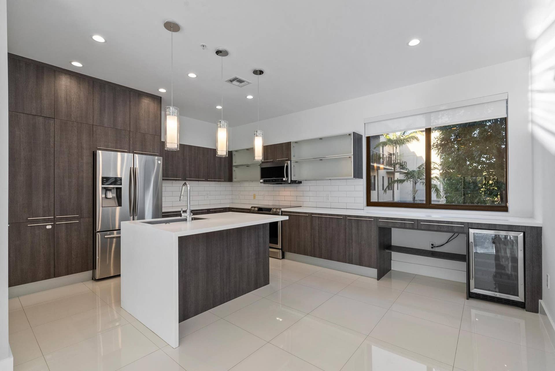 180 SE 4TH Terrace, Pompano Beach, Pompano Beach, FL 33060 Modern kitchen with many upgrades and extra storage