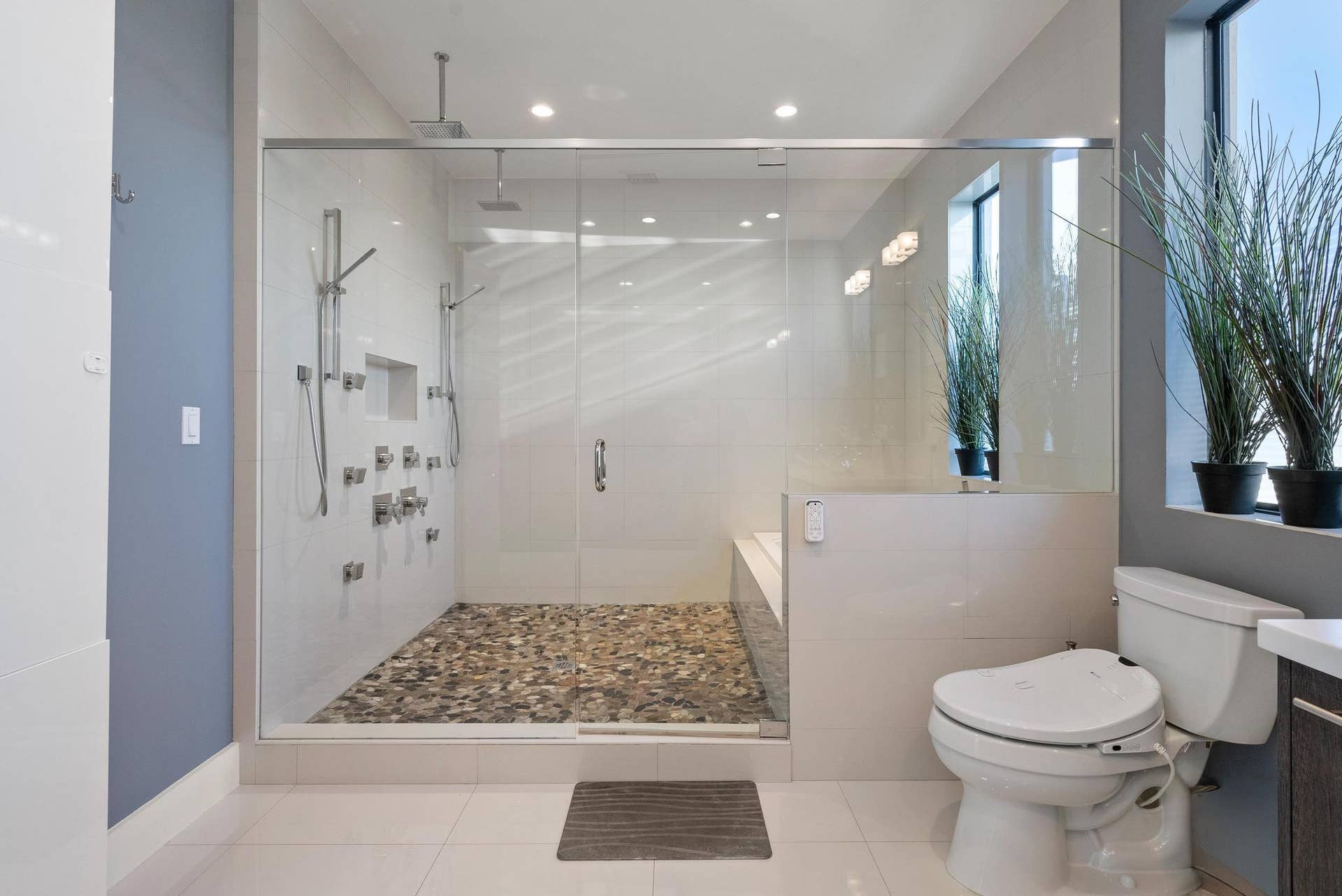 180 SE 4TH Terrace, Pompano Beach, Pompano Beach, FL 33060 Giant wet room in primary spa bathroom