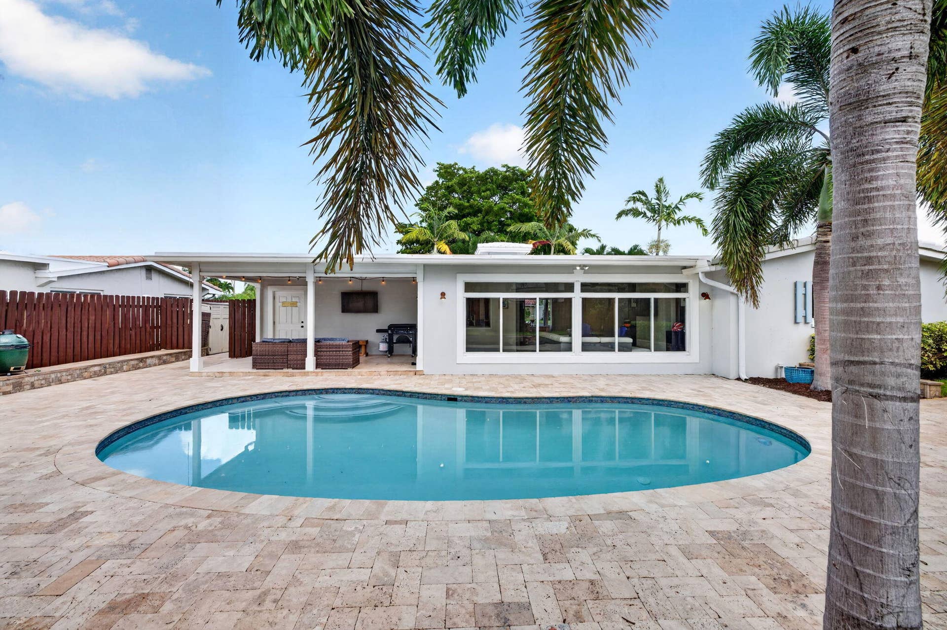 520 SE 14TH Street, Pompano Beach, FL 33060 58-web-or-mls-699A3110