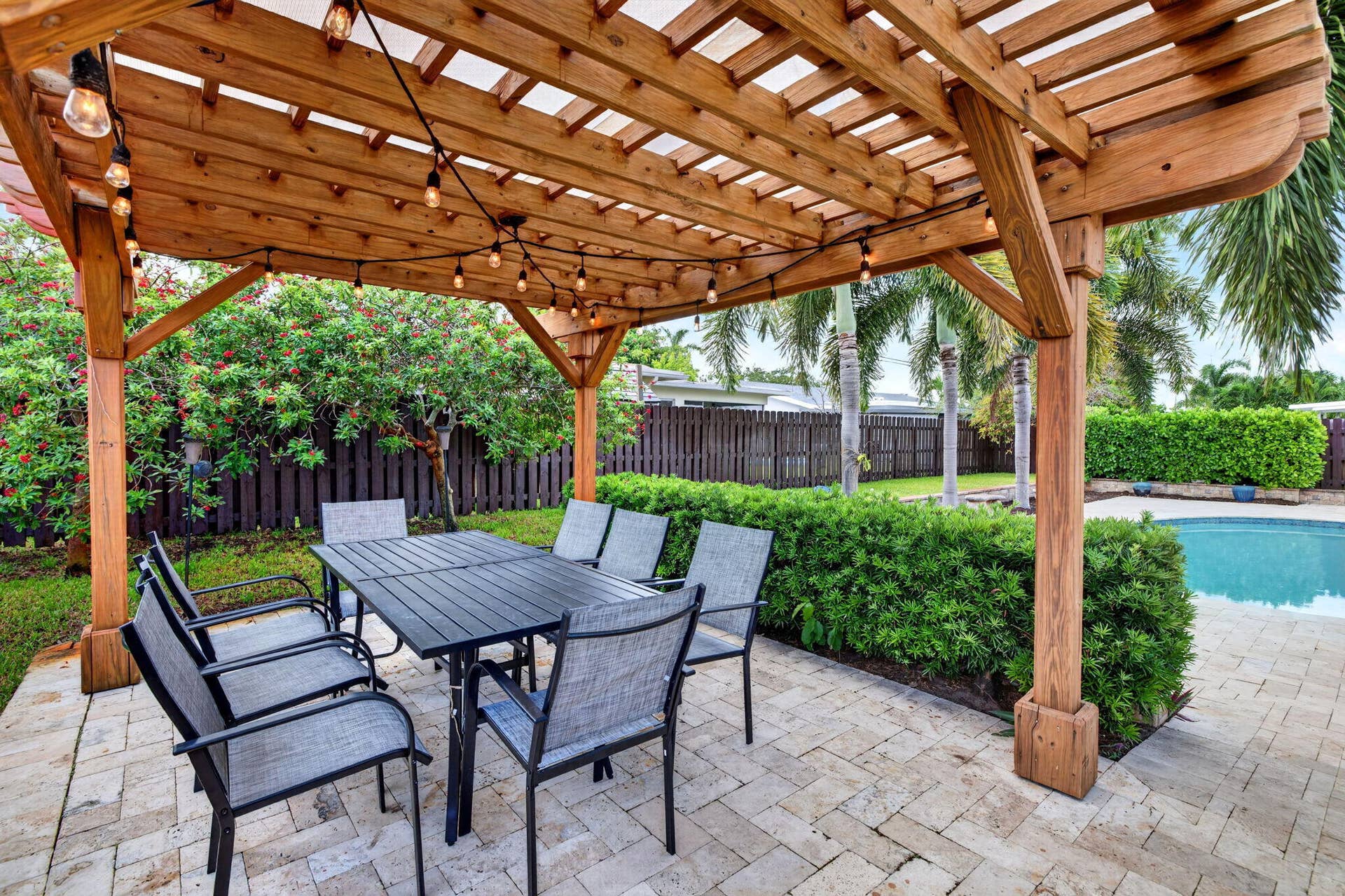 520 SE 14TH Street, Pompano Beach, FL 33060 65-web-or-mls-699A3160