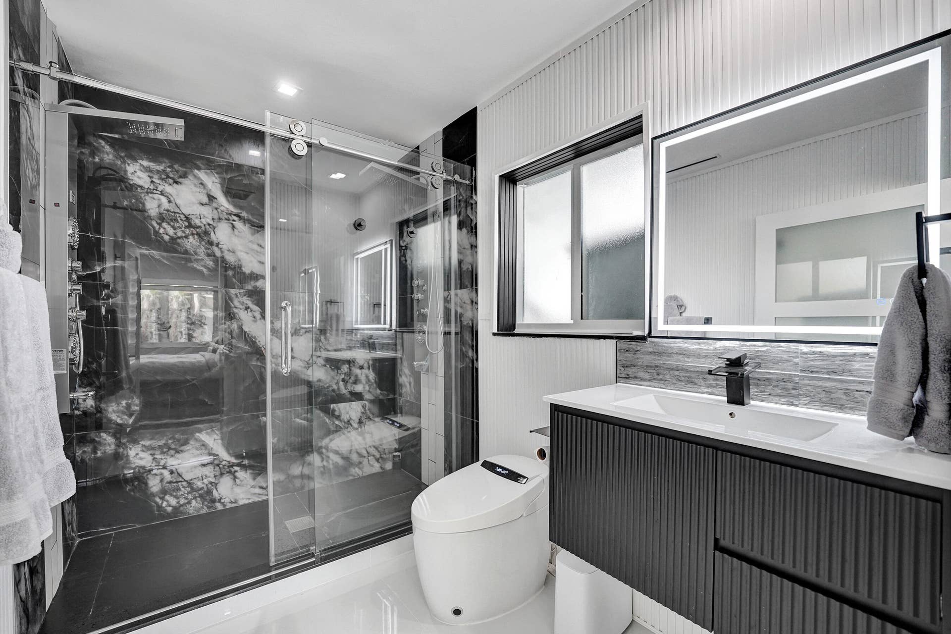 Bathroom #1 ensuite