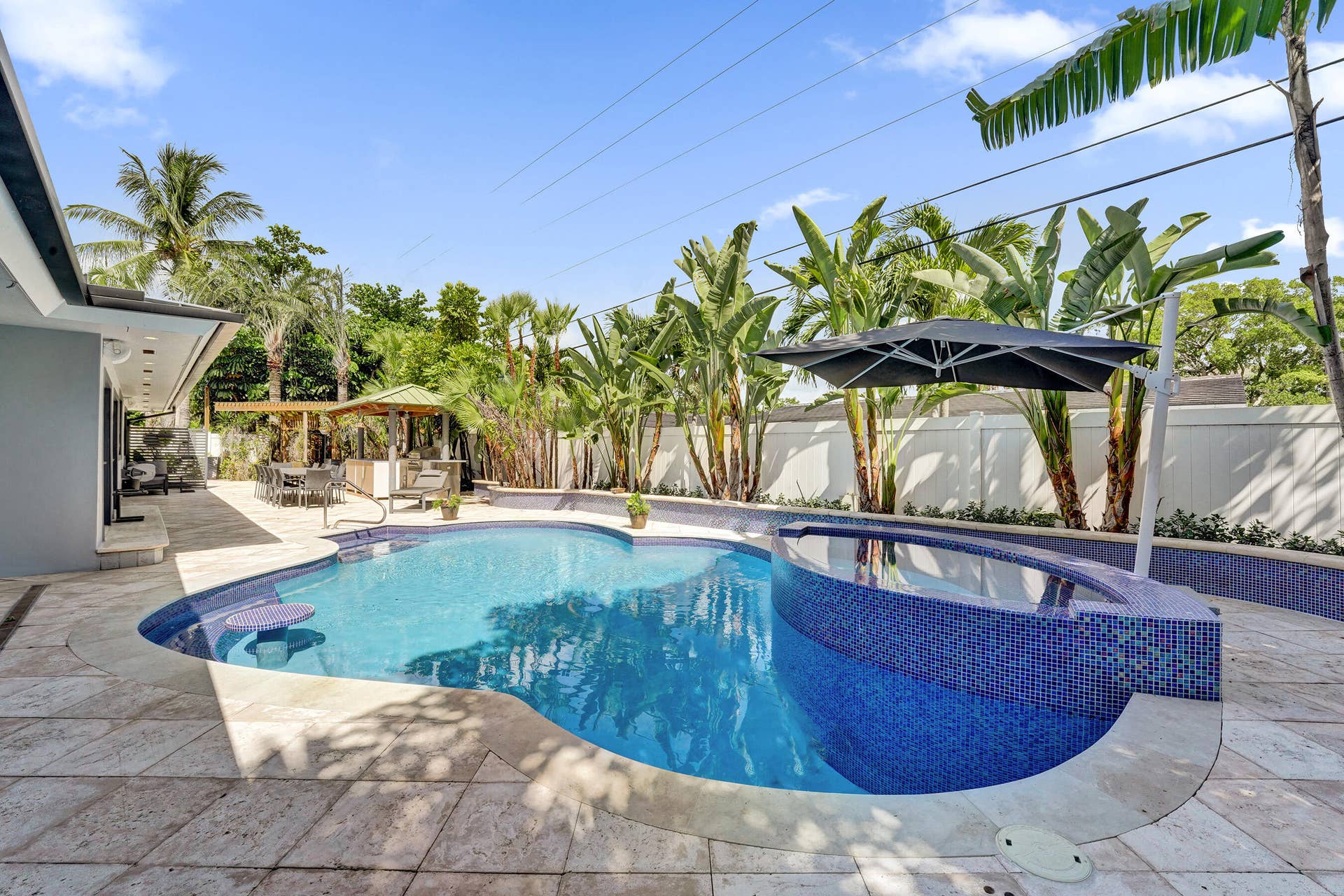 Pool/spa area