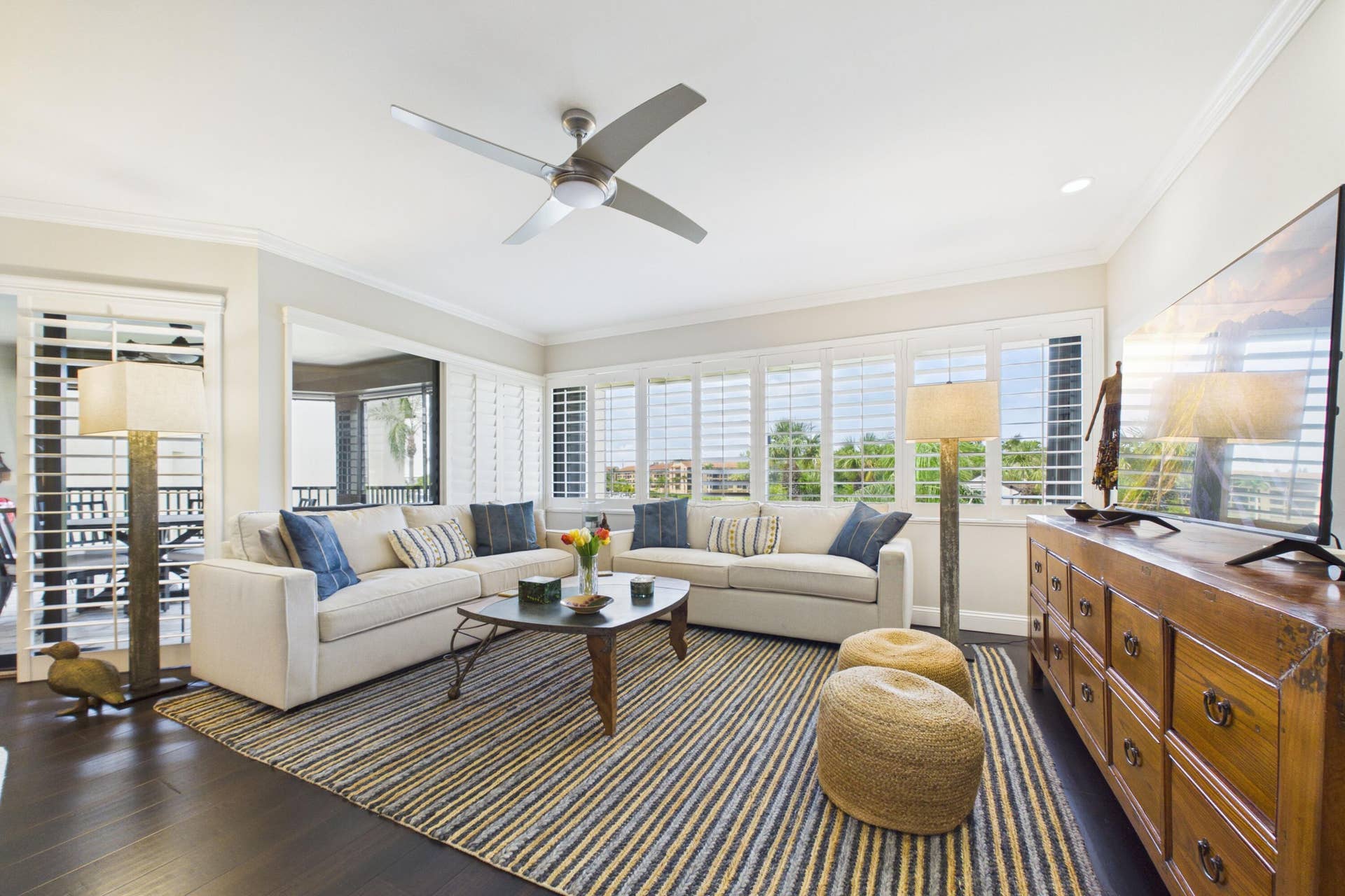 1117 MARINE Way E, K3L Boat Slip#45, North Palm Beach, FL 33408 Living Room
