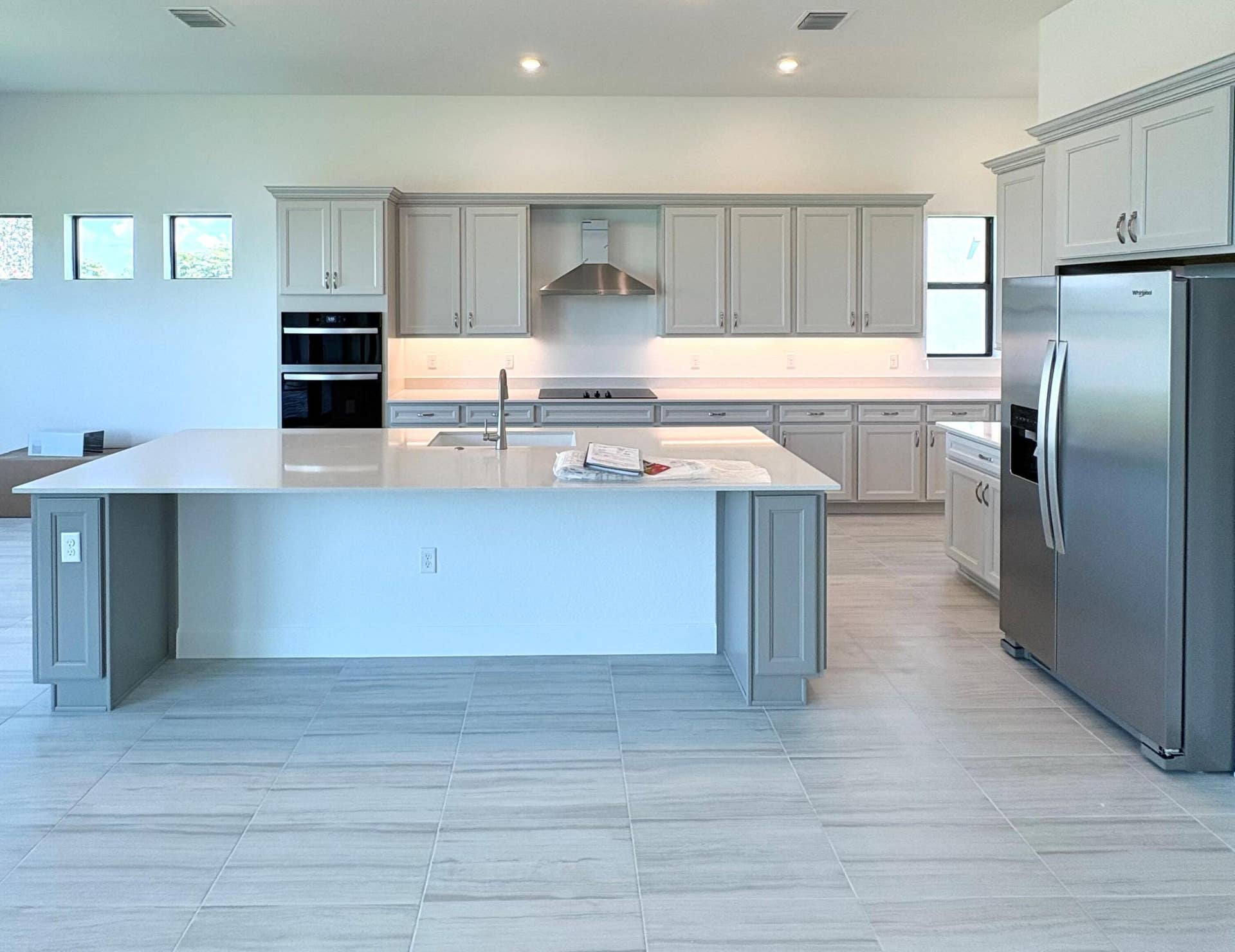 4951 Naugle Way, #18 Livingston, Davie, FL 33328 Built In Kitchen