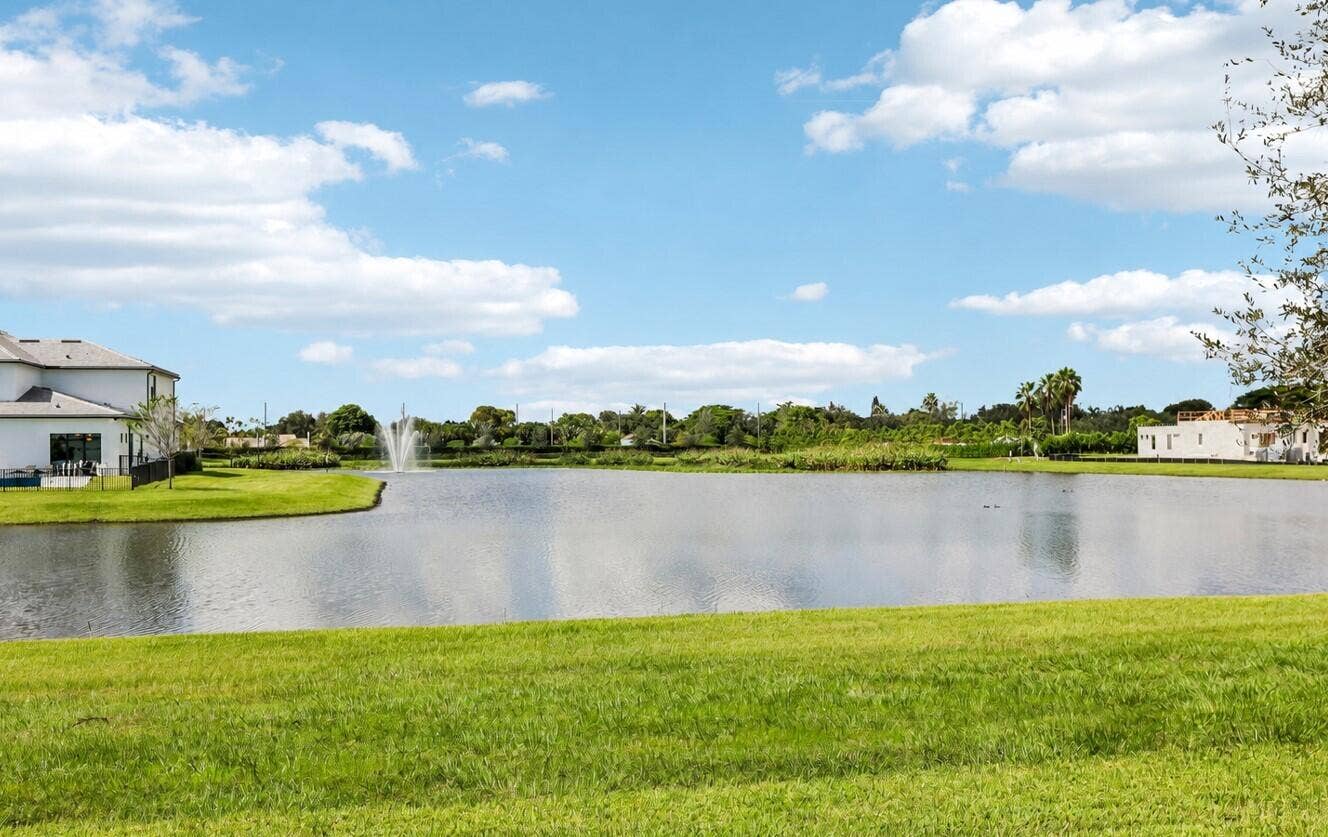 4951 Naugle Way, #18 Livingston, Davie, FL 33328 18 view