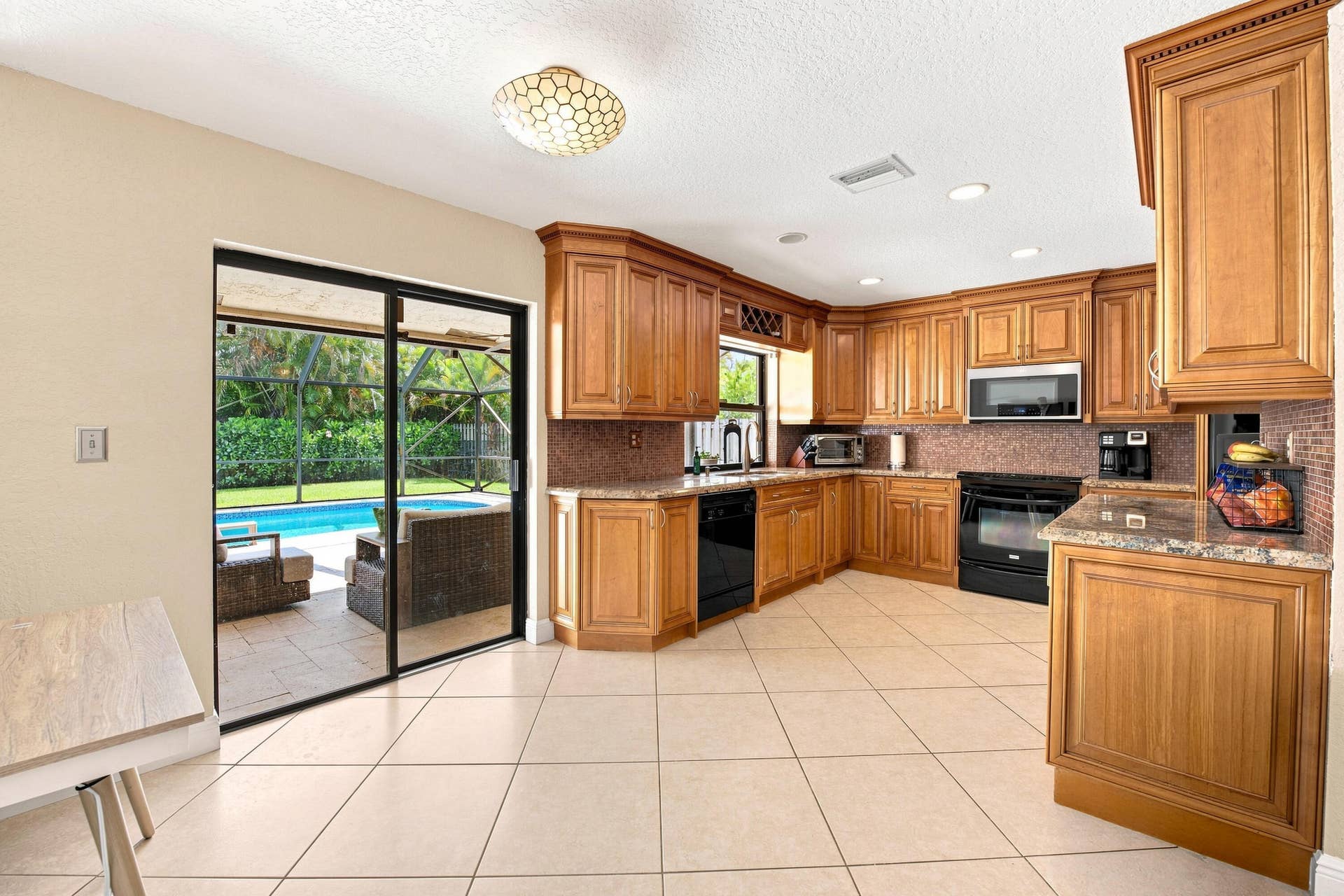 10666 NW 2ND Place, Coral Springs, FL 33071 15__jjl8109