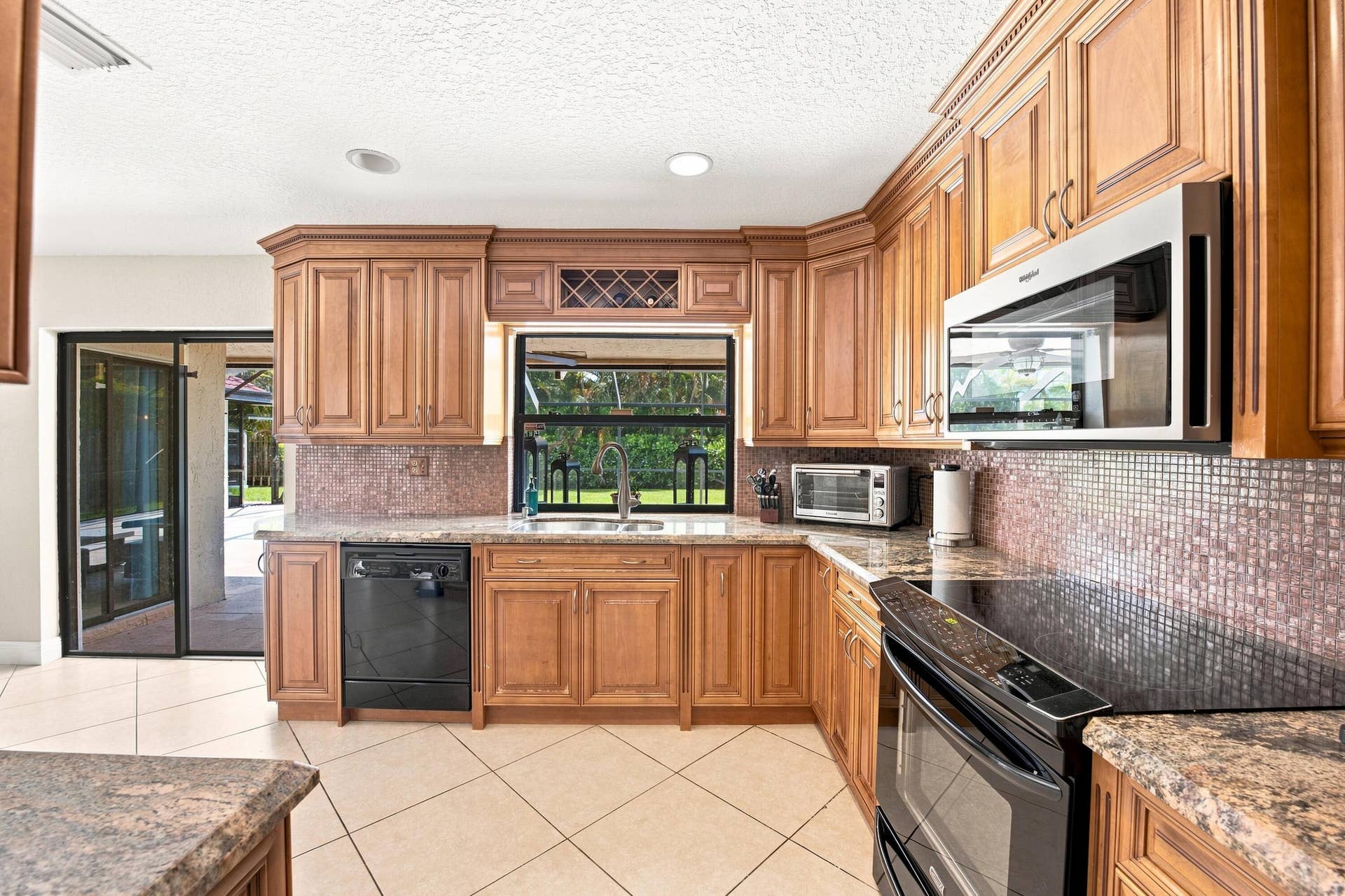 10666 NW 2ND Place, Coral Springs, FL 33071 21__jjl8139