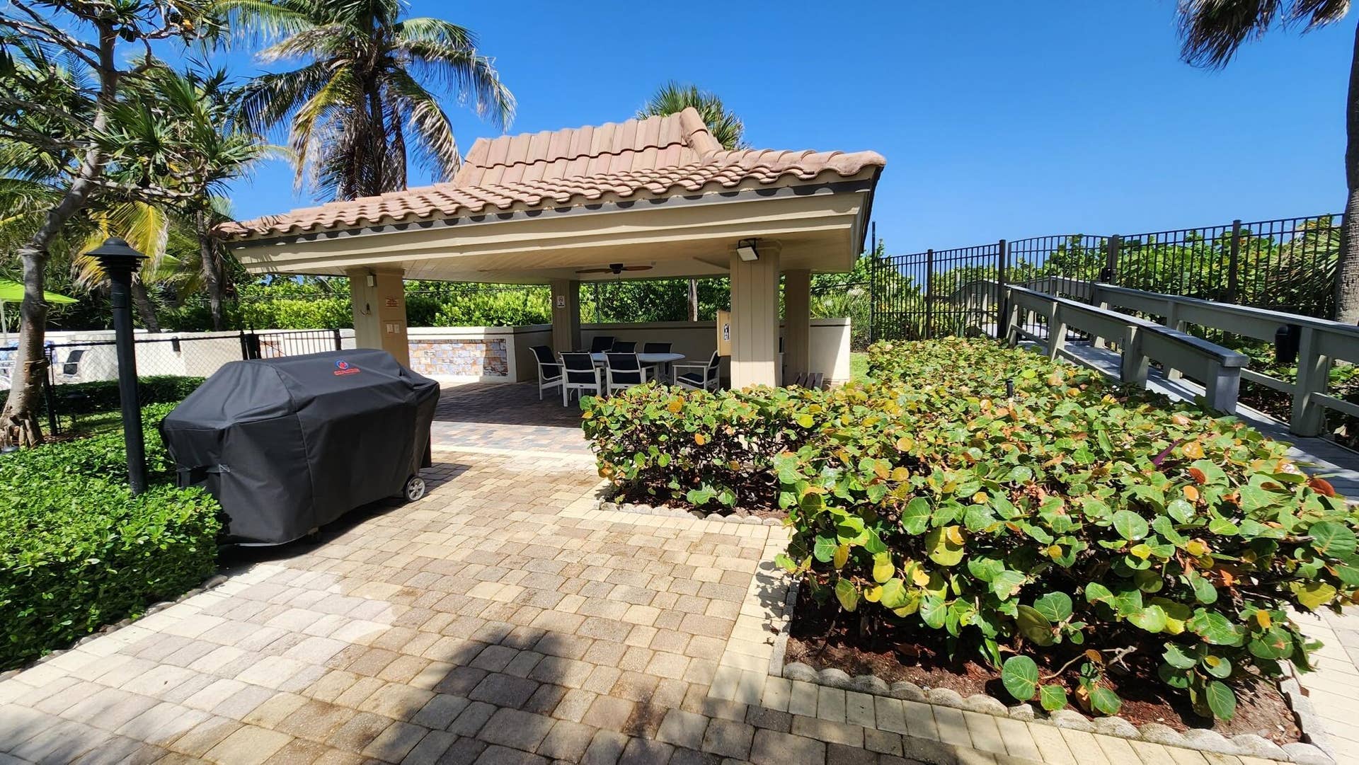 3400 N Ocean Drive, #1703, Riviera Beach, FL 33404 Cabana w Grill