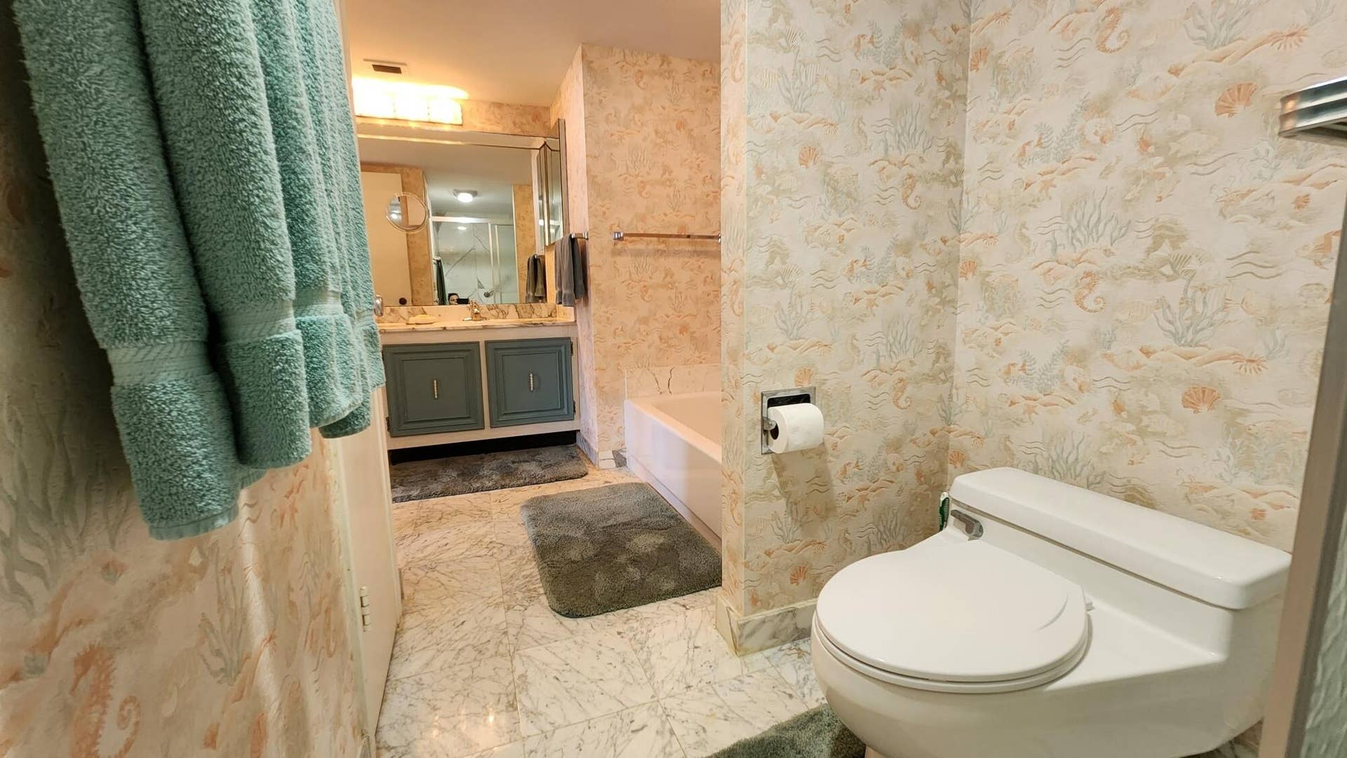 3400 N Ocean Drive, #1703, Riviera Beach, FL 33404 Primary Bath