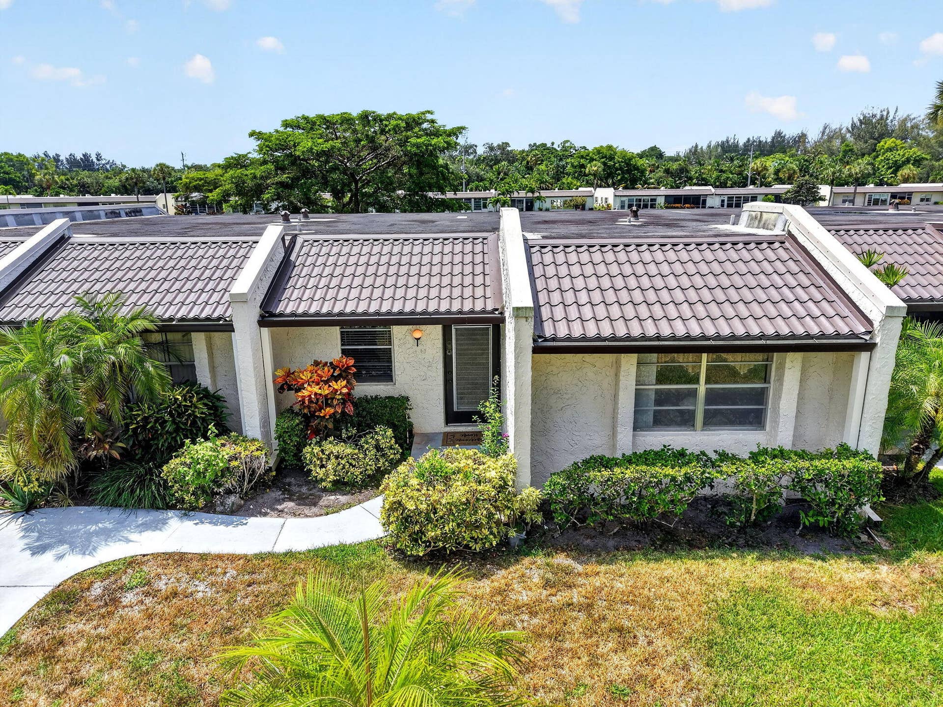 226 LAKE CONSTANCE Drive, #226, West Palm Beach, FL 33411 39-web-or-mls-DJI_20260824121106_0556_D