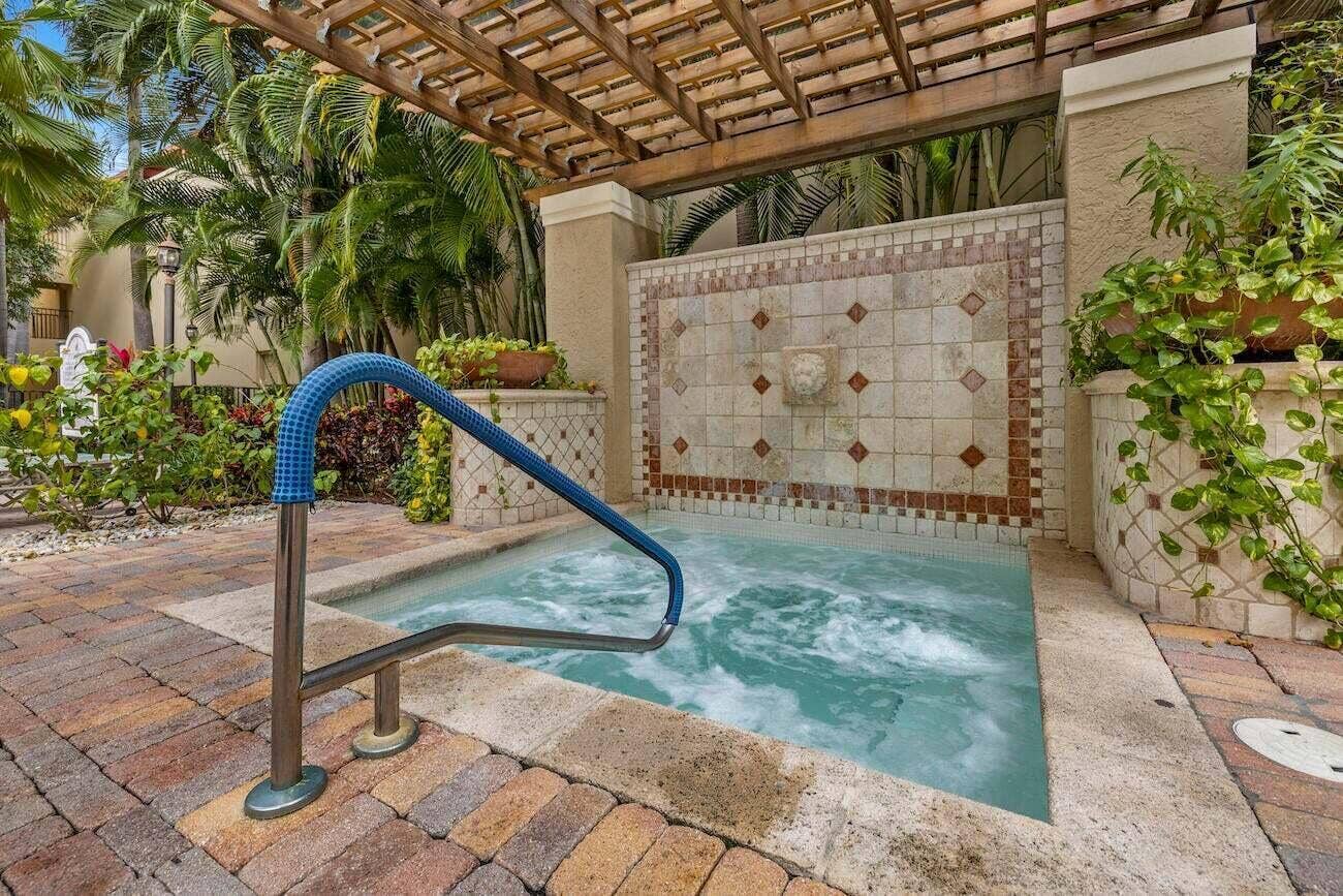 651 Okeechobee Boulevard, #705, West Palm Beach, West Palm Beach, FL 33401 20230125125115921714000000-o