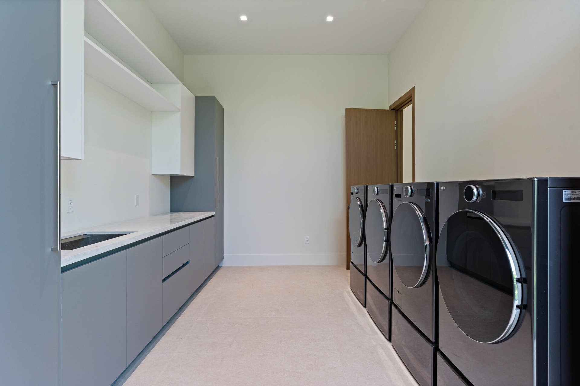 16745 Stratford Court, Southwest Ranches, FL 33331 Laundry Room