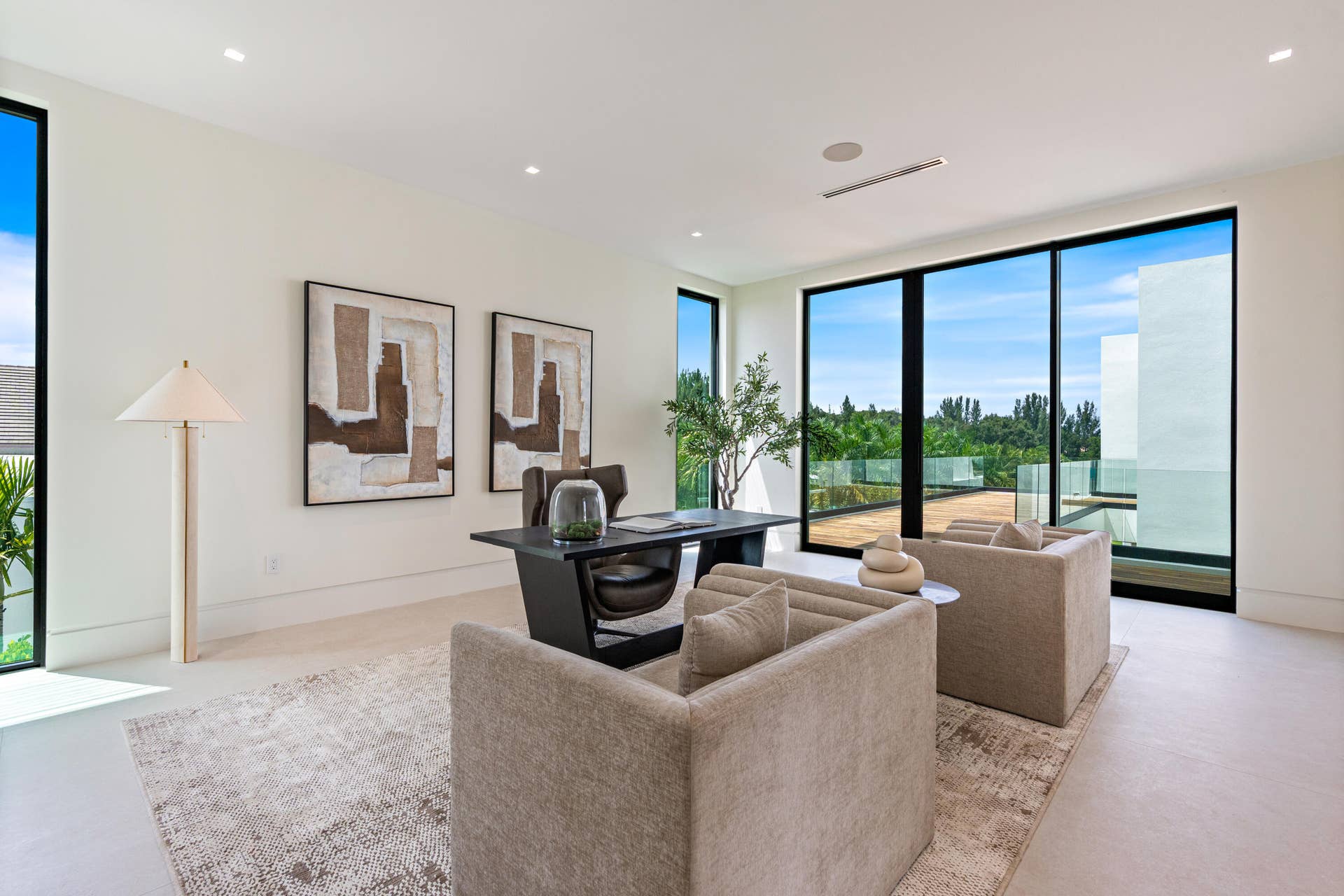 16745 Stratford Court, Southwest Ranches, FL 33331 Gentlemen's Office