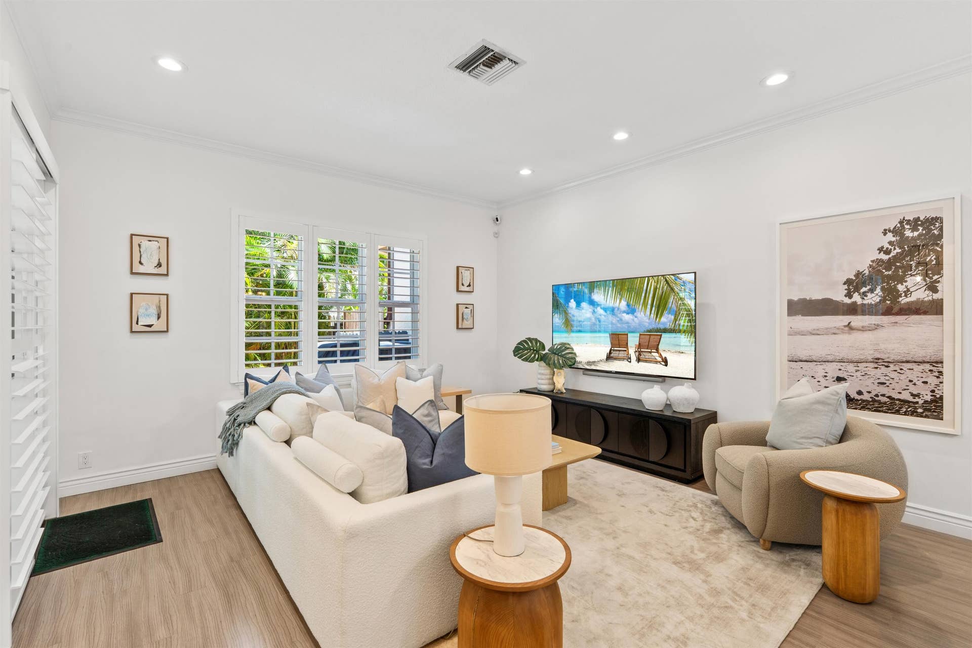 LIVING_ROOM_CLOSE_DT_NEW