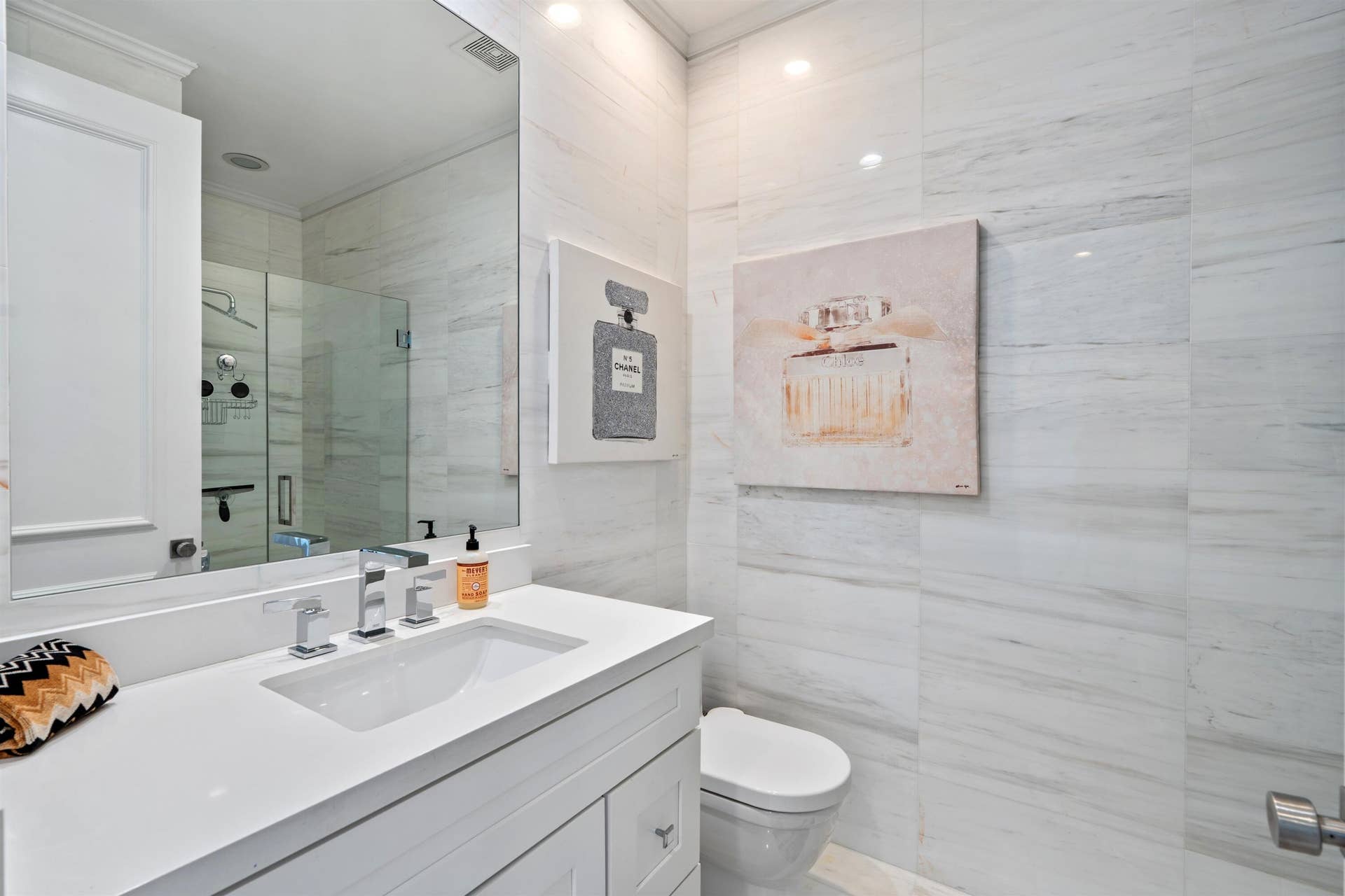 BATHROOM_1_DT