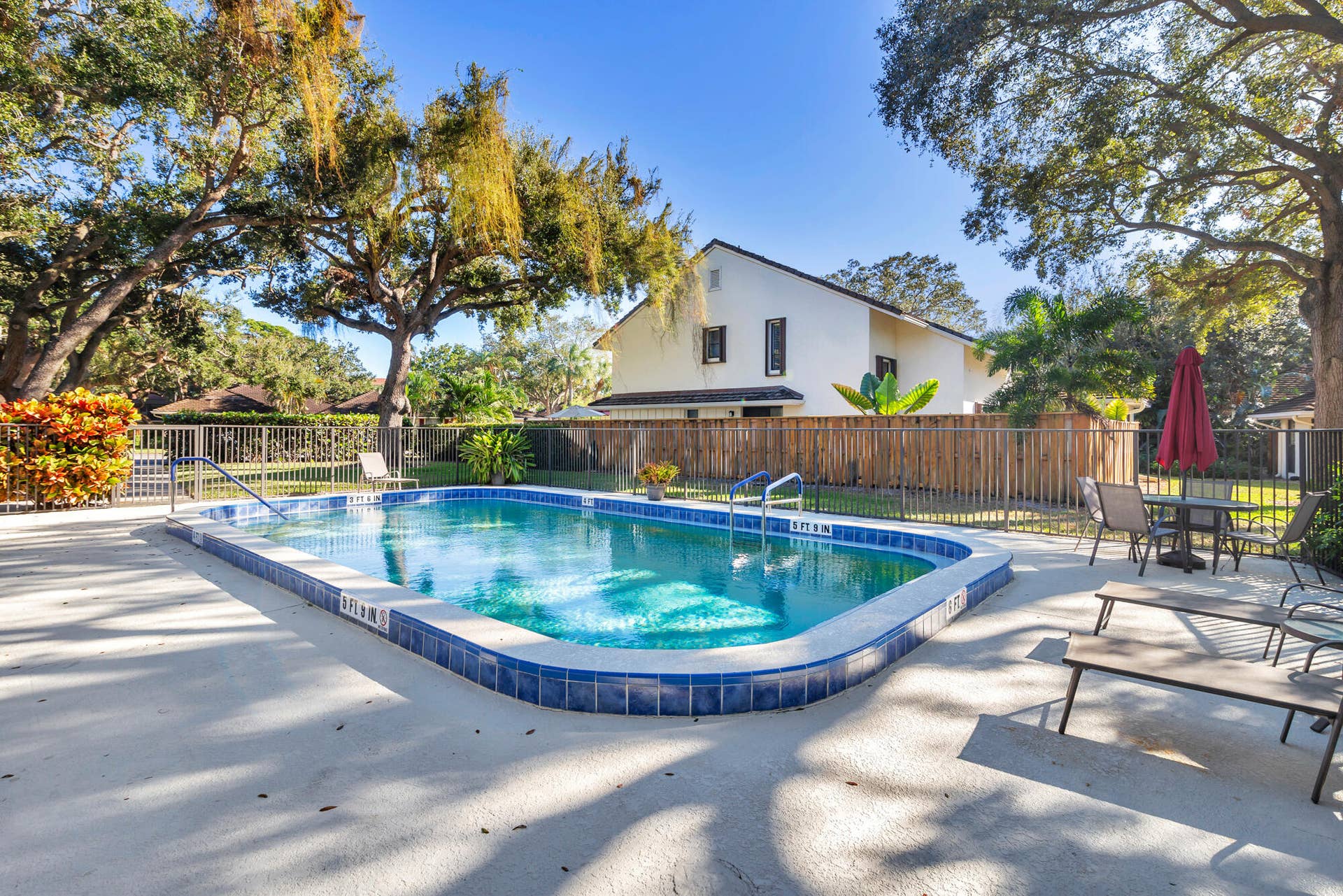 11290 Glen Oaks Court, North Palm Beach, FL 33408 low-2