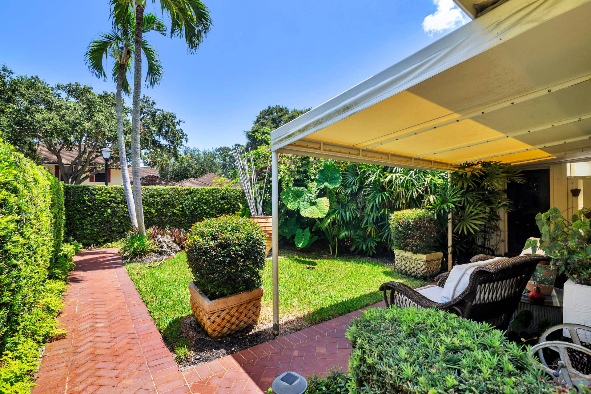 11290 Glen Oaks Court, North Palm Beach, FL 33408 low-29