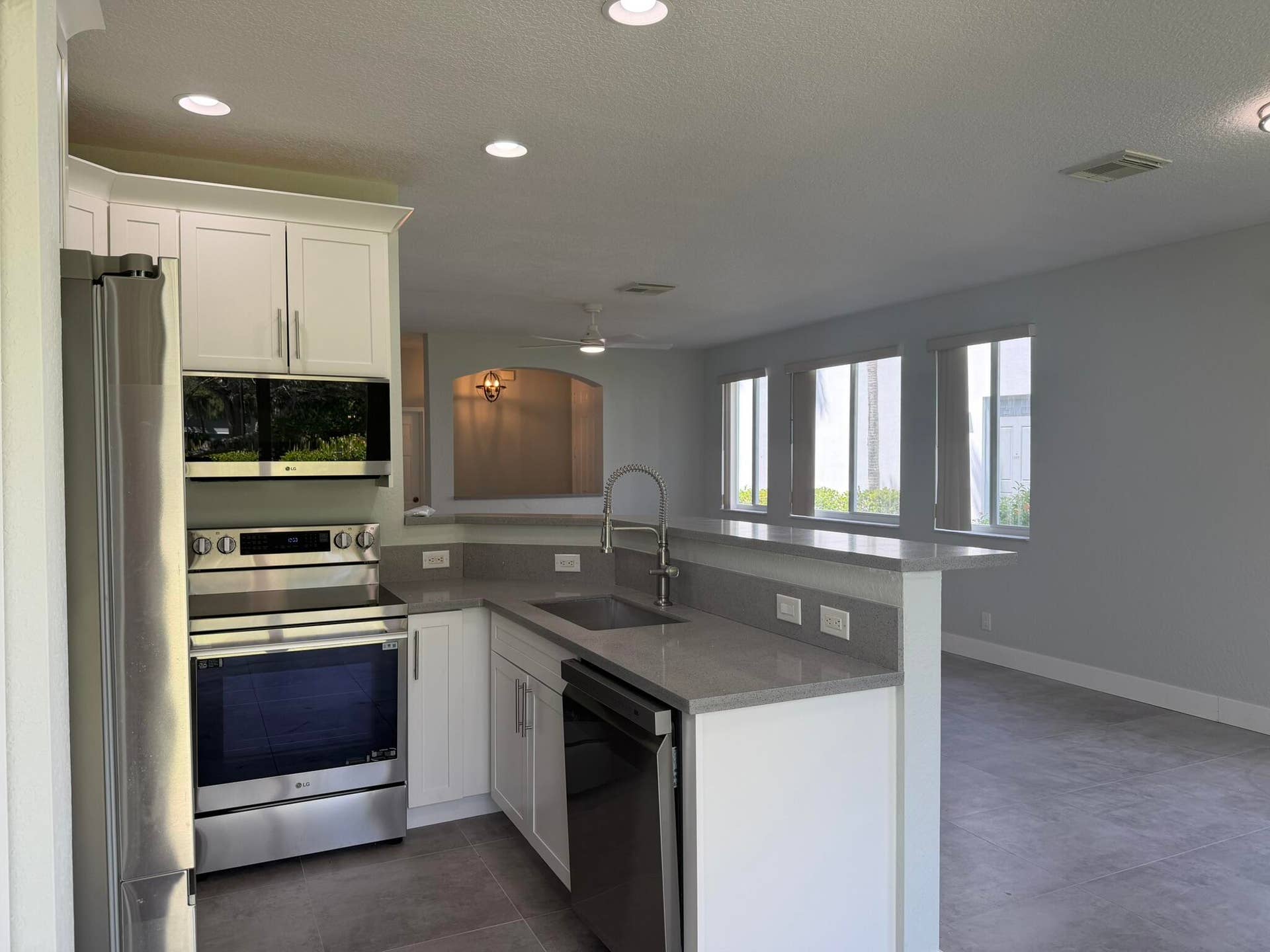 3251 LAUREL RIDGE Circle, Riviera Beach, FL 33404 IMG_2023