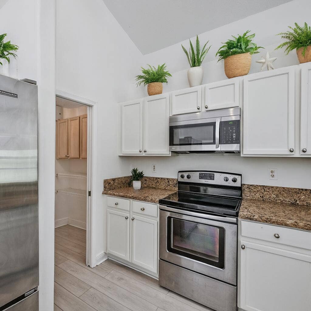 Modern Kitchen with Neutral Tones